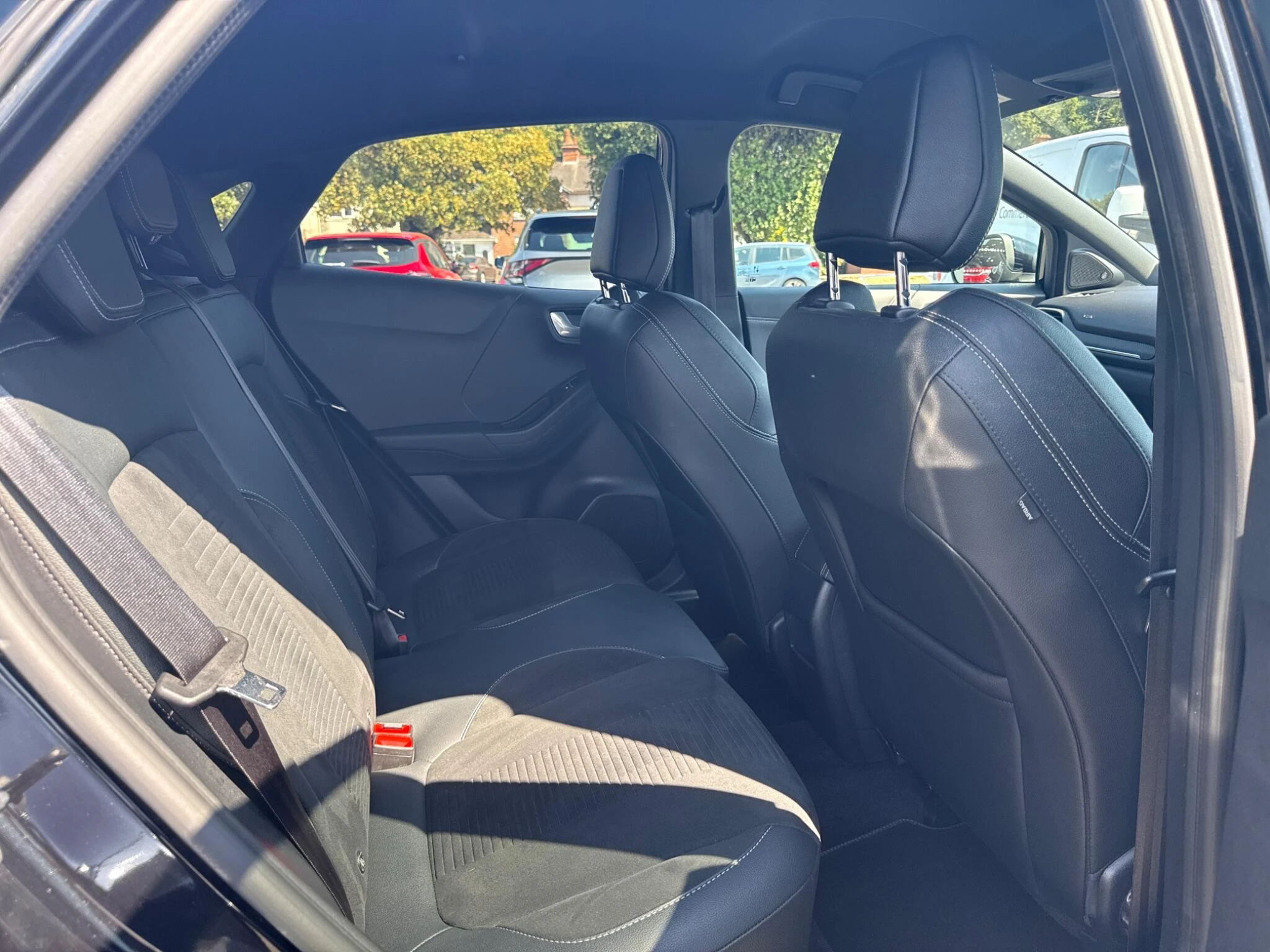 Vehicle image 22