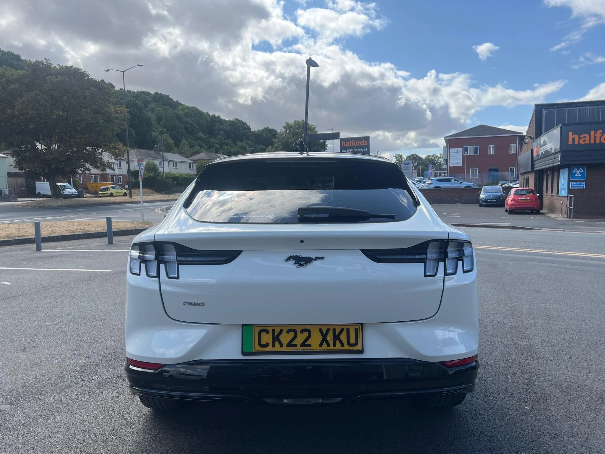 Vehicle image 13