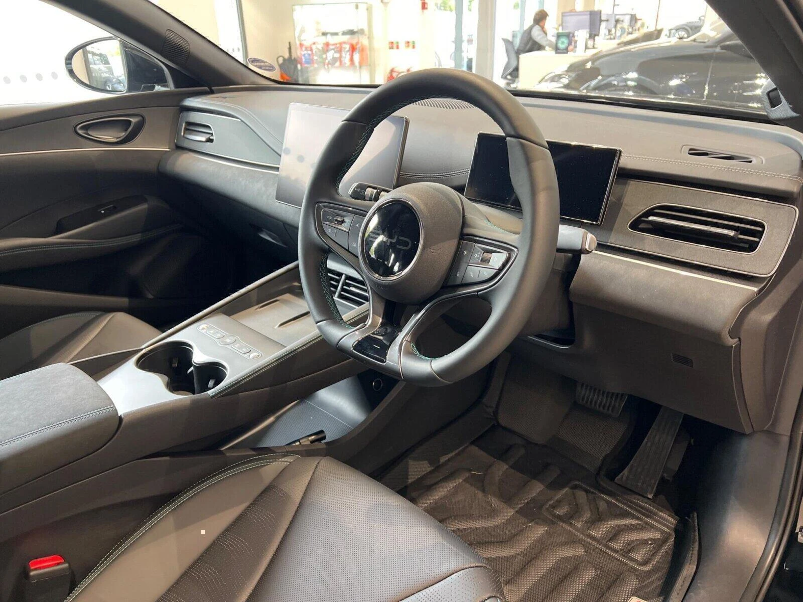 Vehicle image 18
