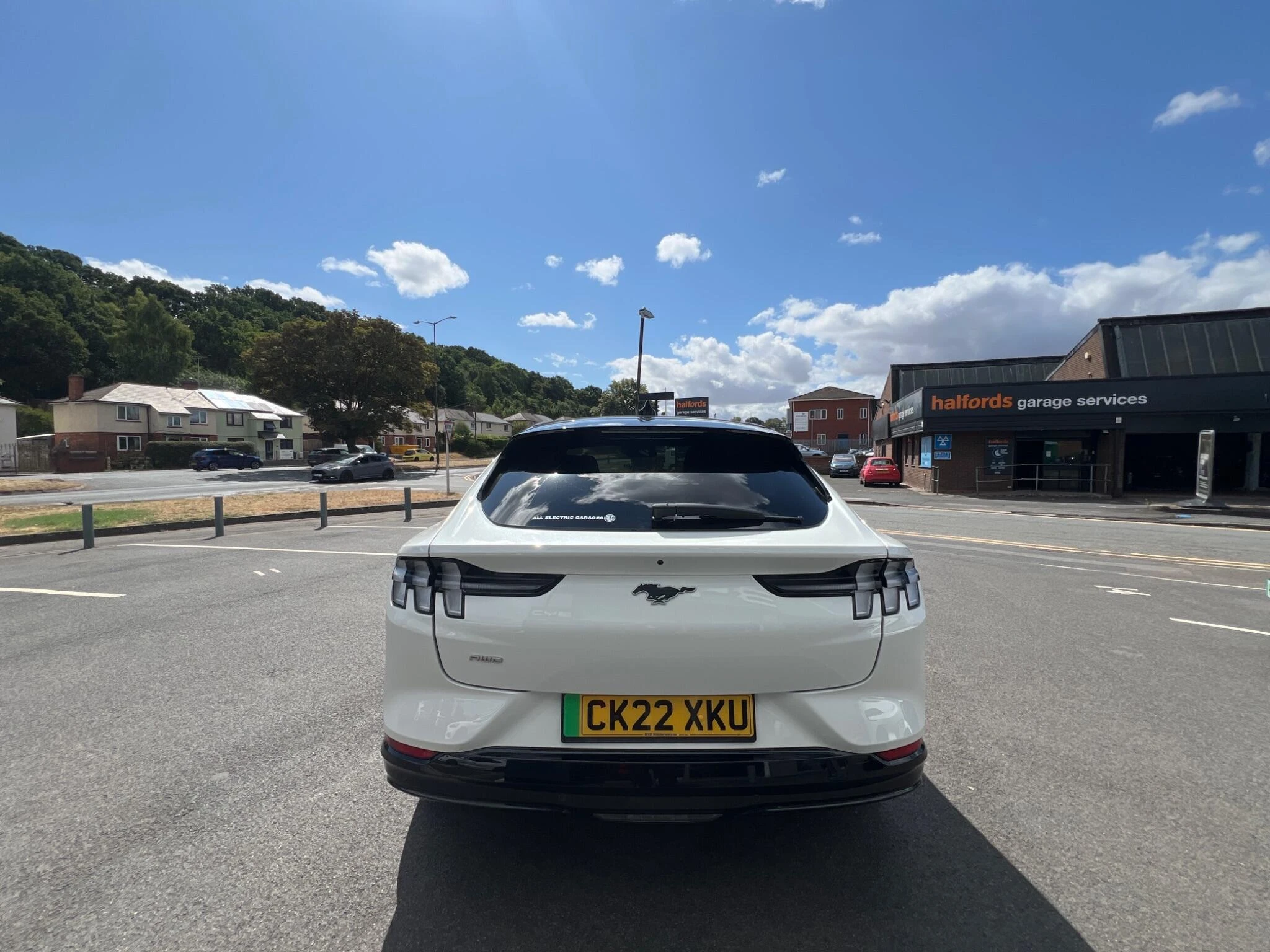 Vehicle image 14