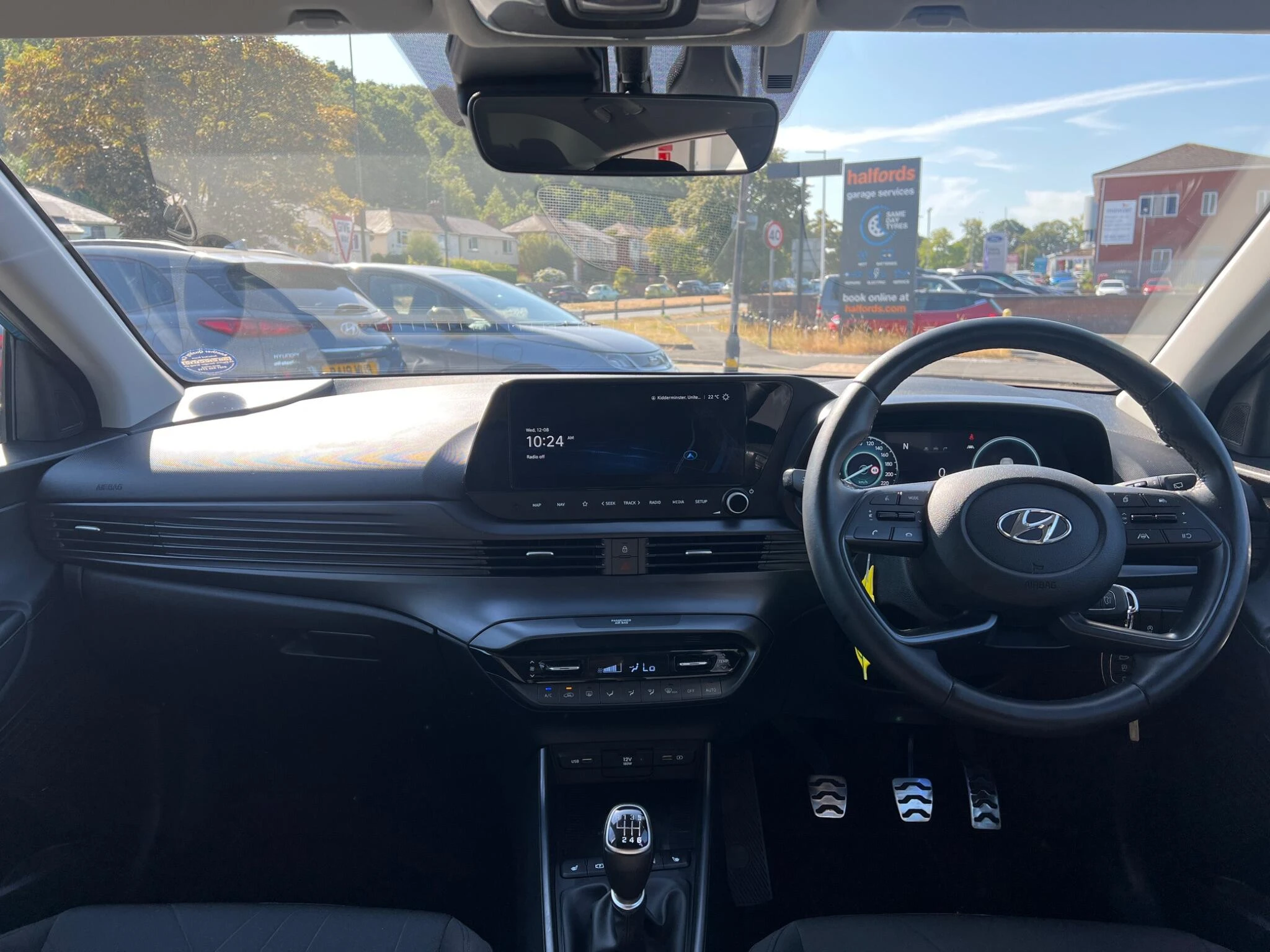 Vehicle image 17