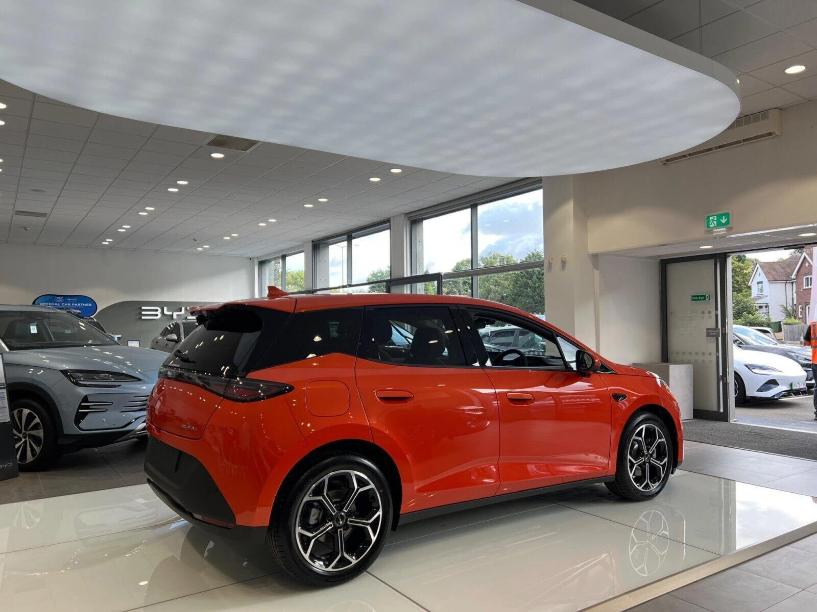 Vehicle image 10