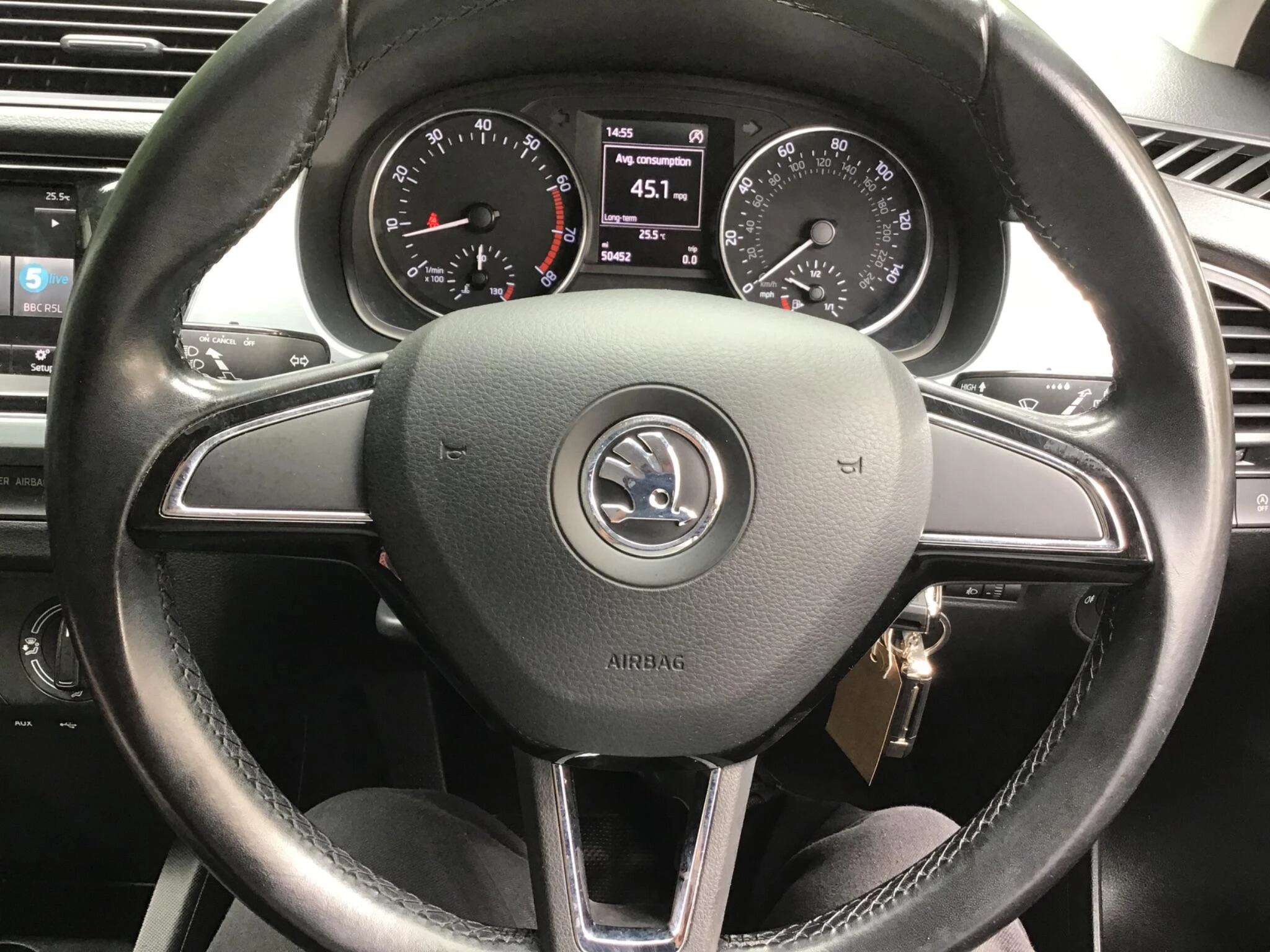 Vehicle image 28