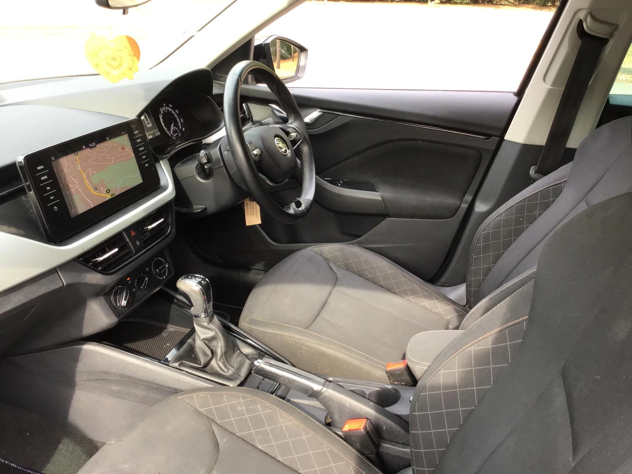 Vehicle image 21
