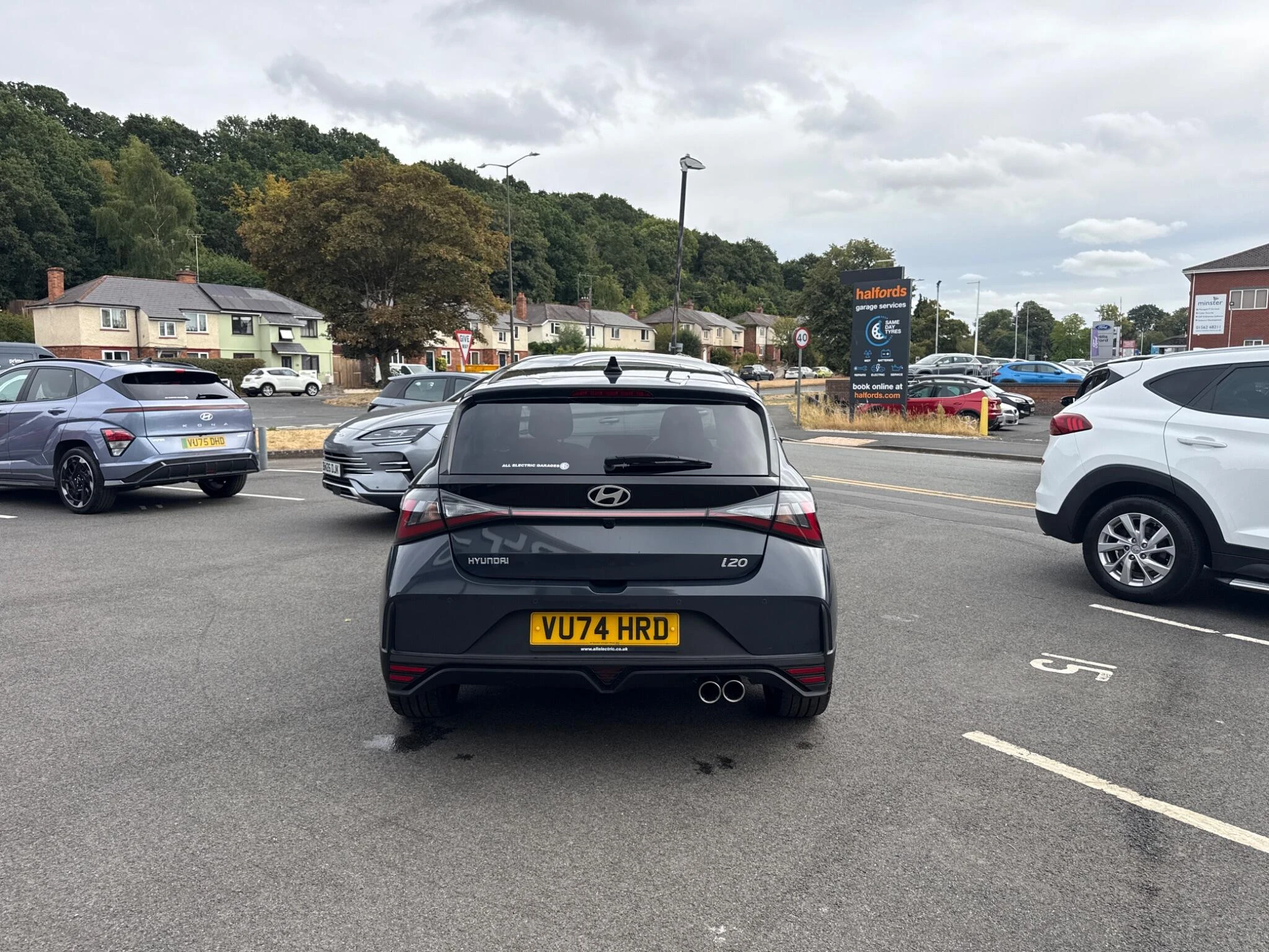 Vehicle image 14