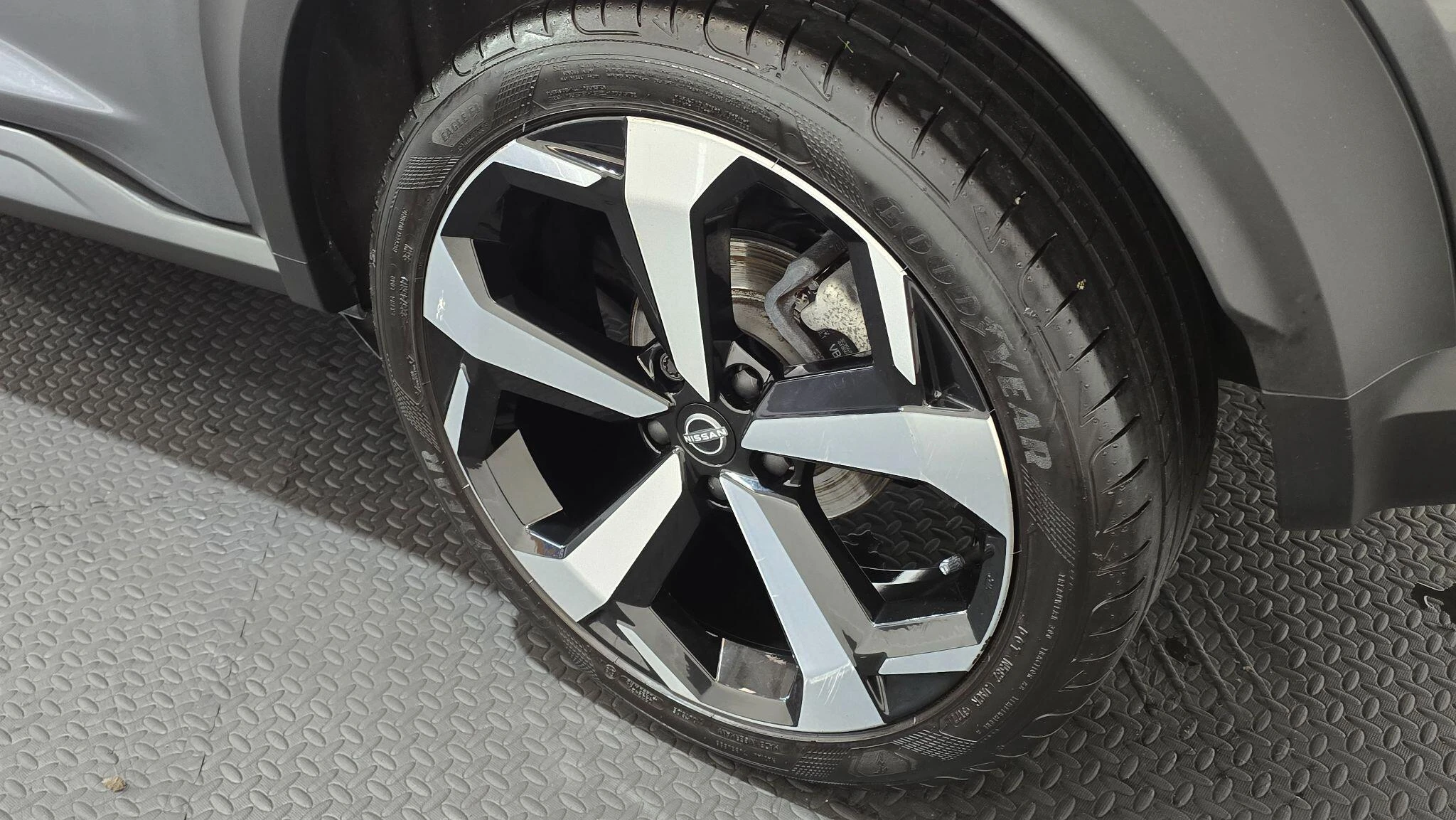 Vehicle image 35