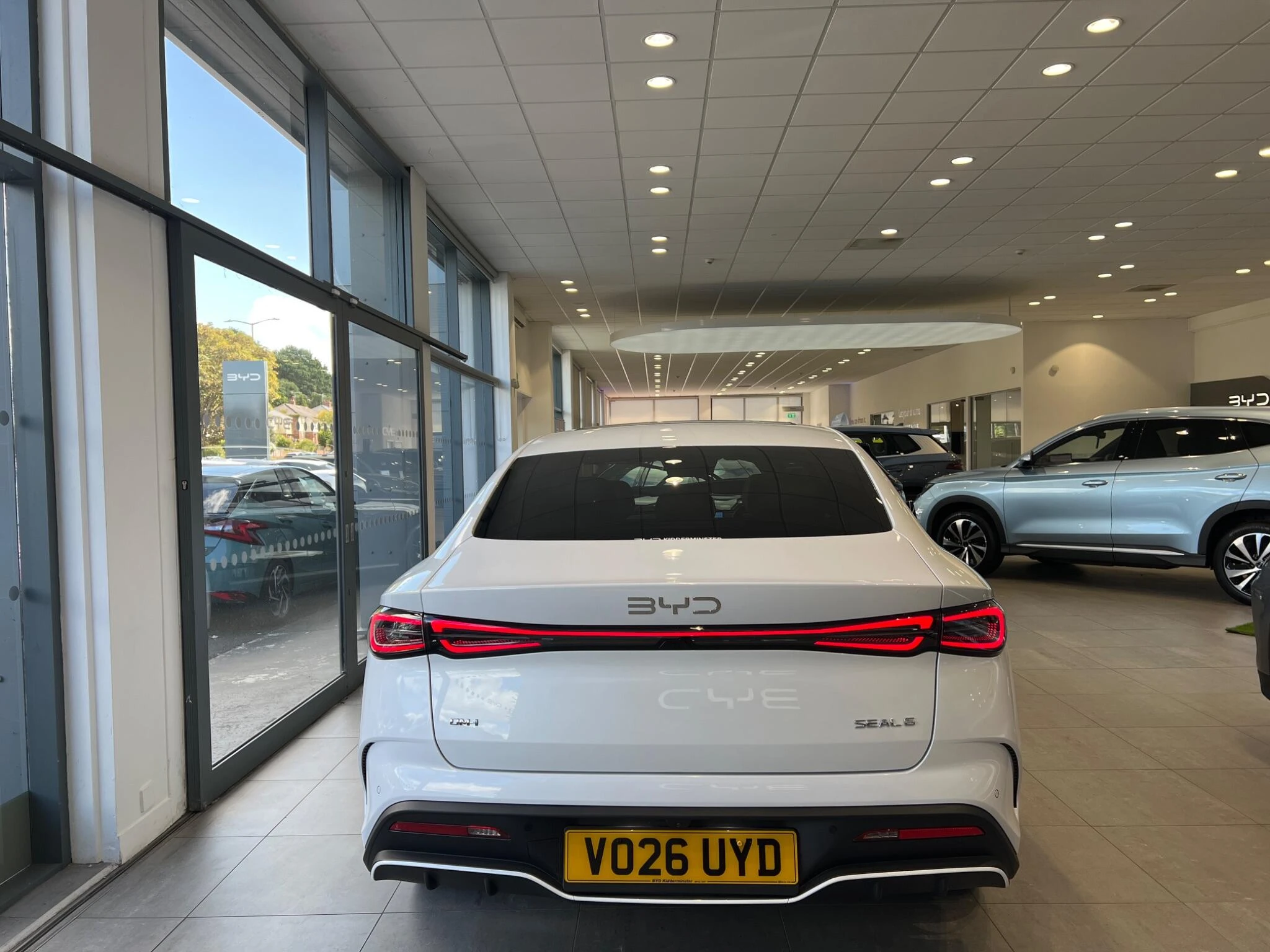 Vehicle image 10