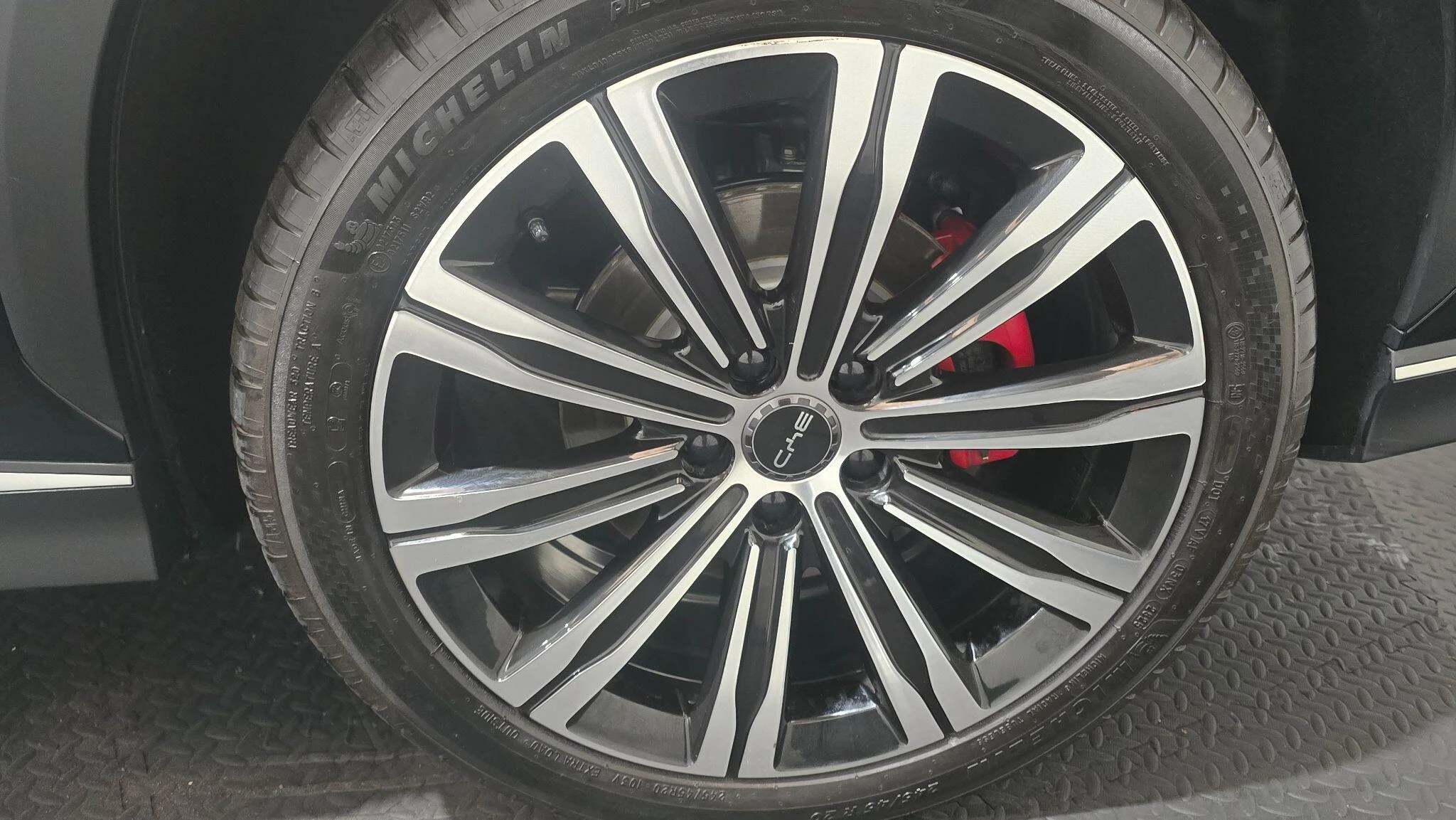 Vehicle image 30