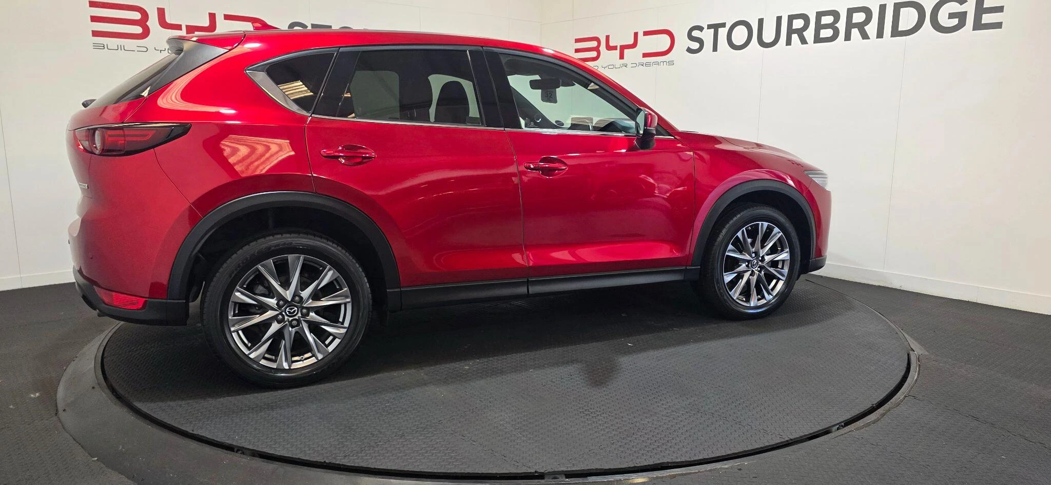 Vehicle image 15