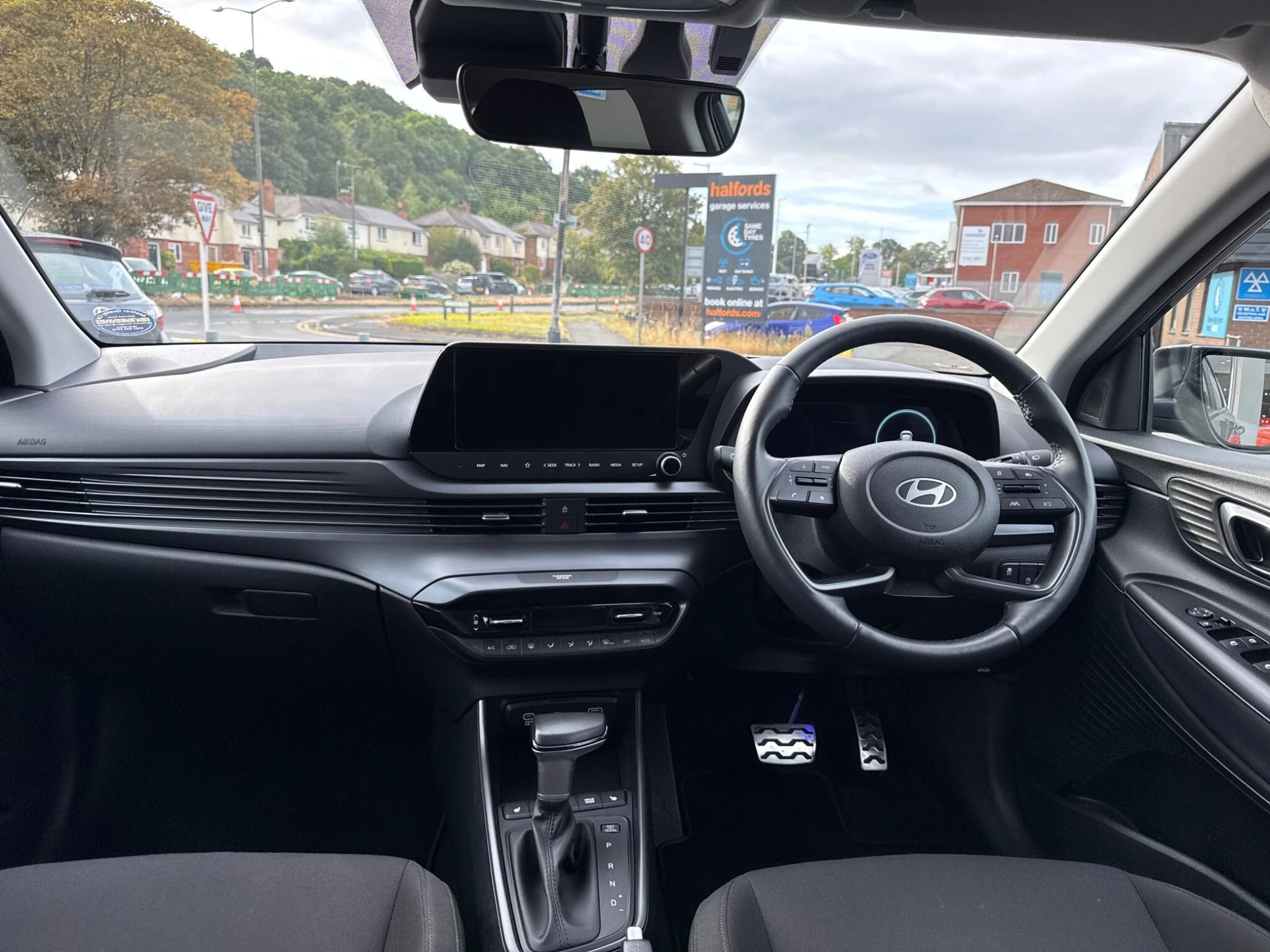 Vehicle image 10