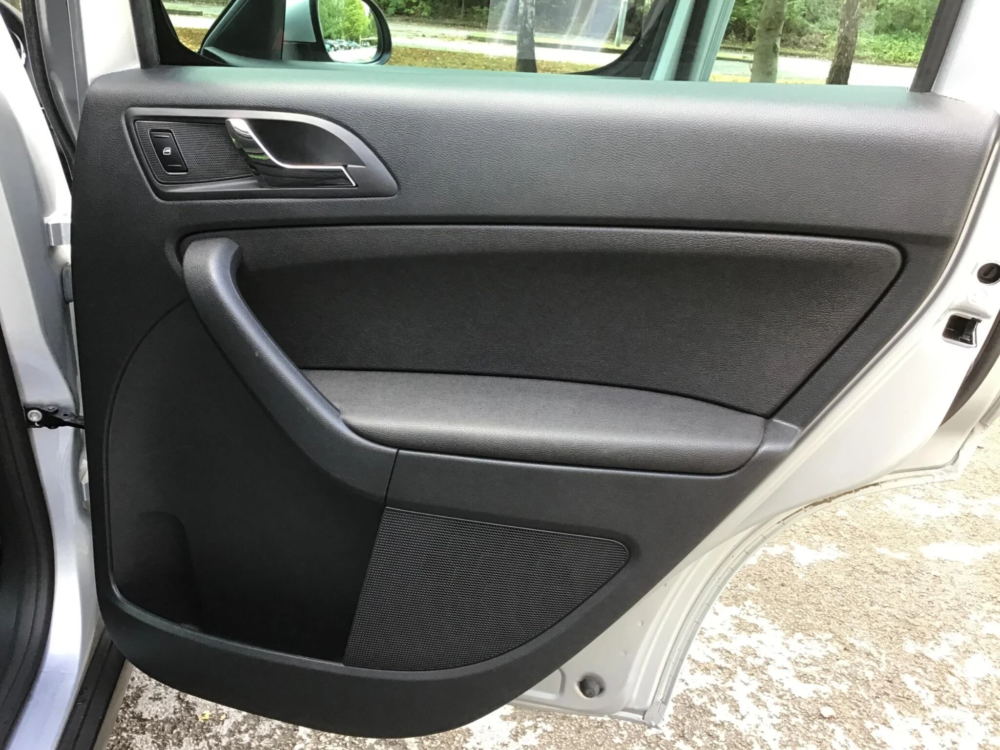 Vehicle image 31