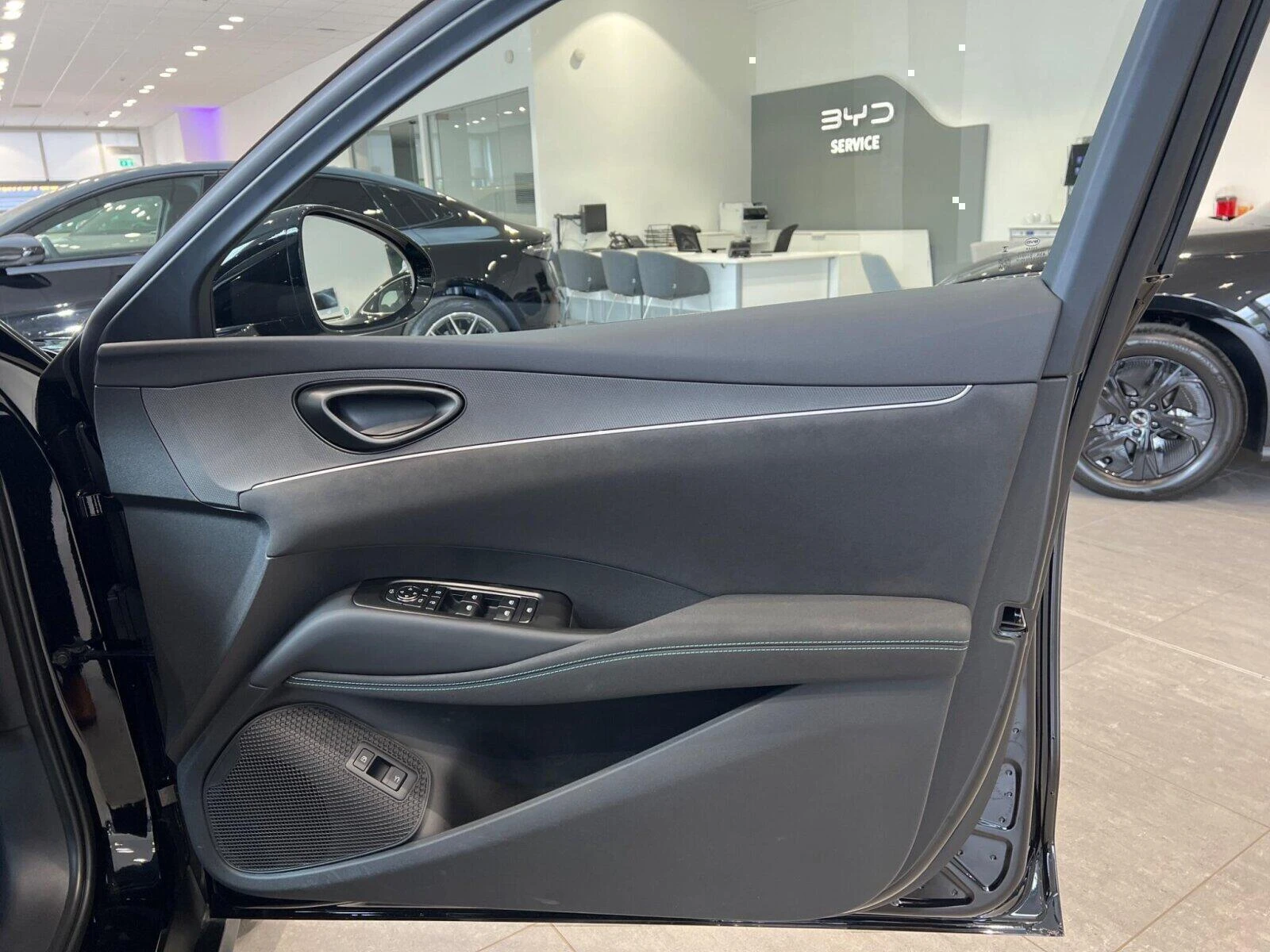 Vehicle image 38