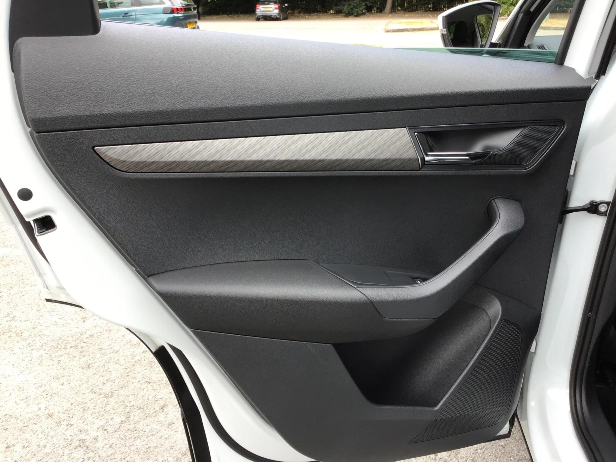 Vehicle image 21