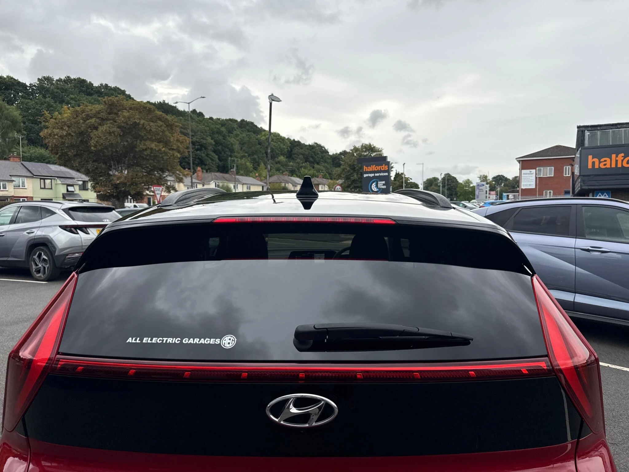 Vehicle image 13