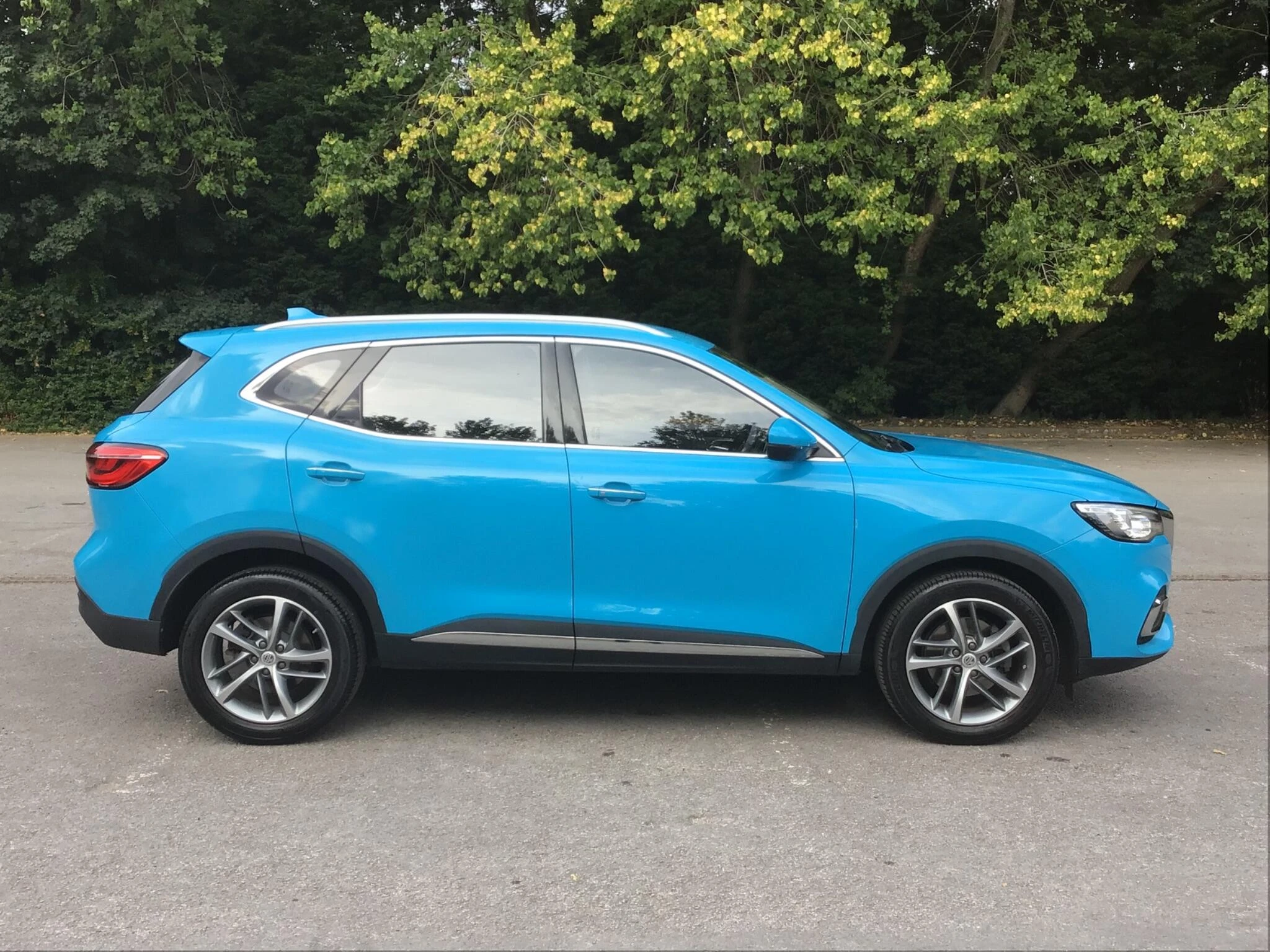 Vehicle thumbnail 2