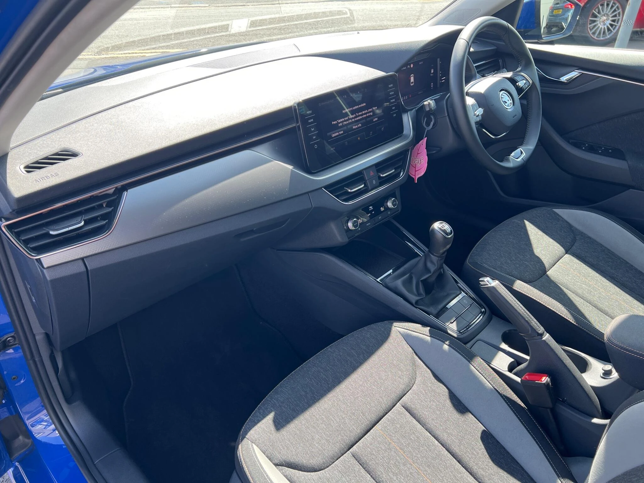 Vehicle image 18