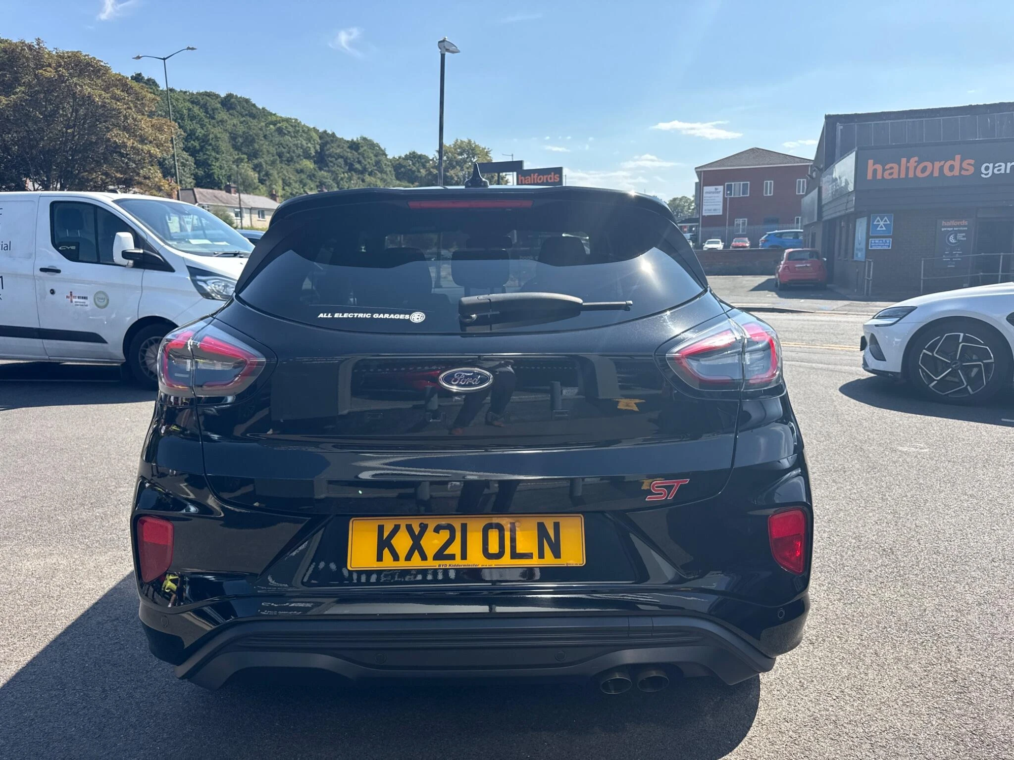 Vehicle image 9