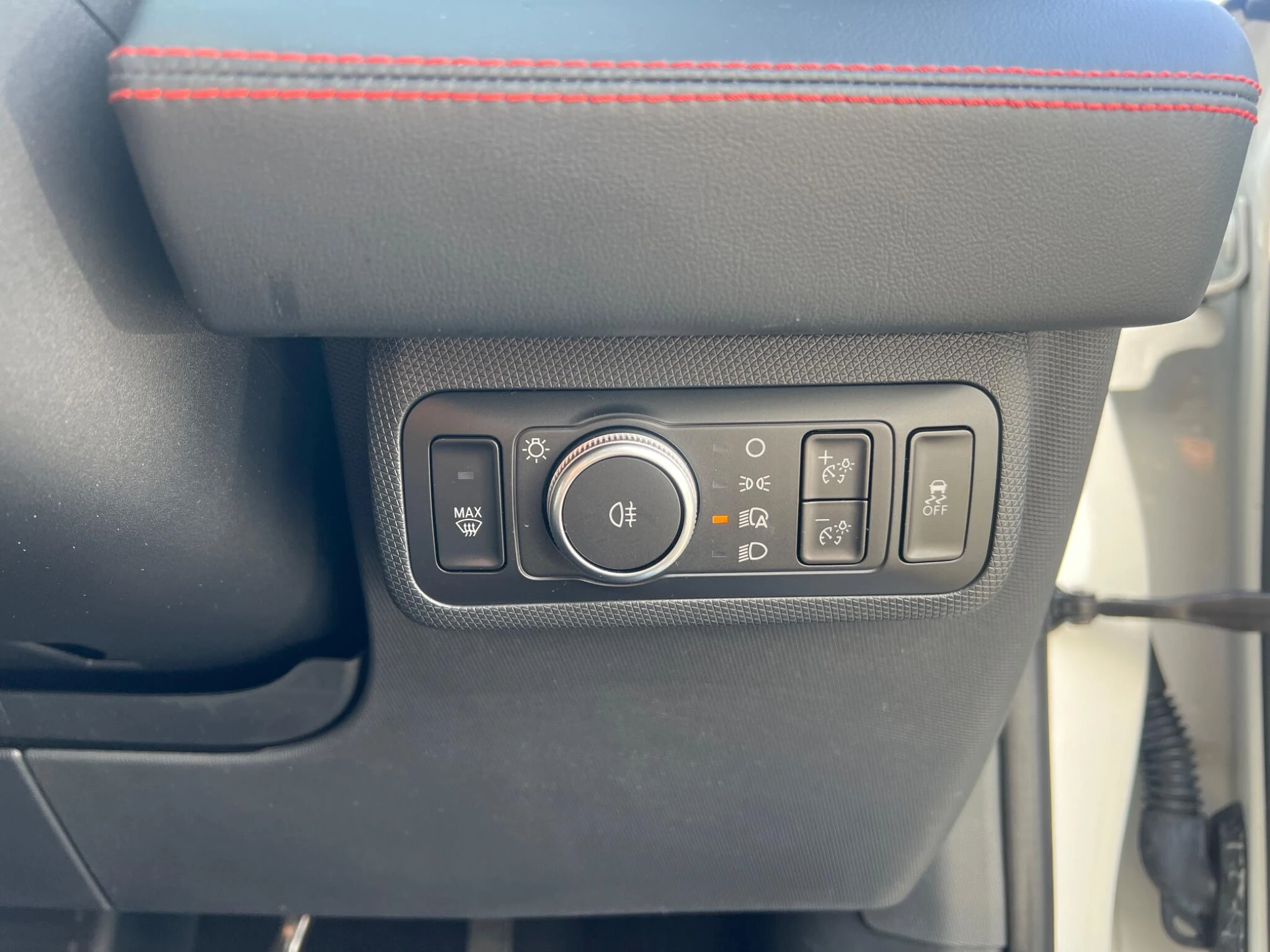 Vehicle image 28