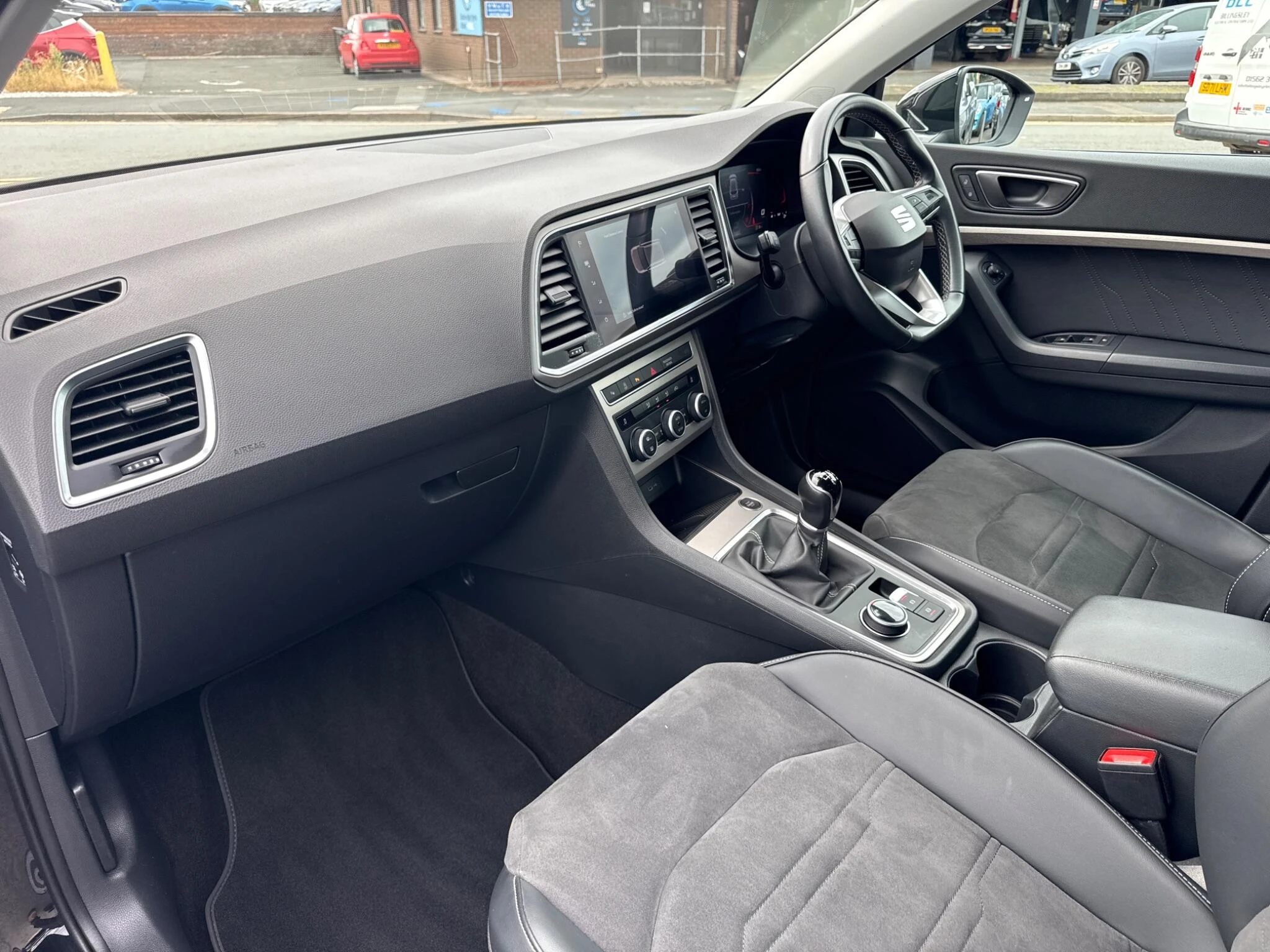 Vehicle image 17