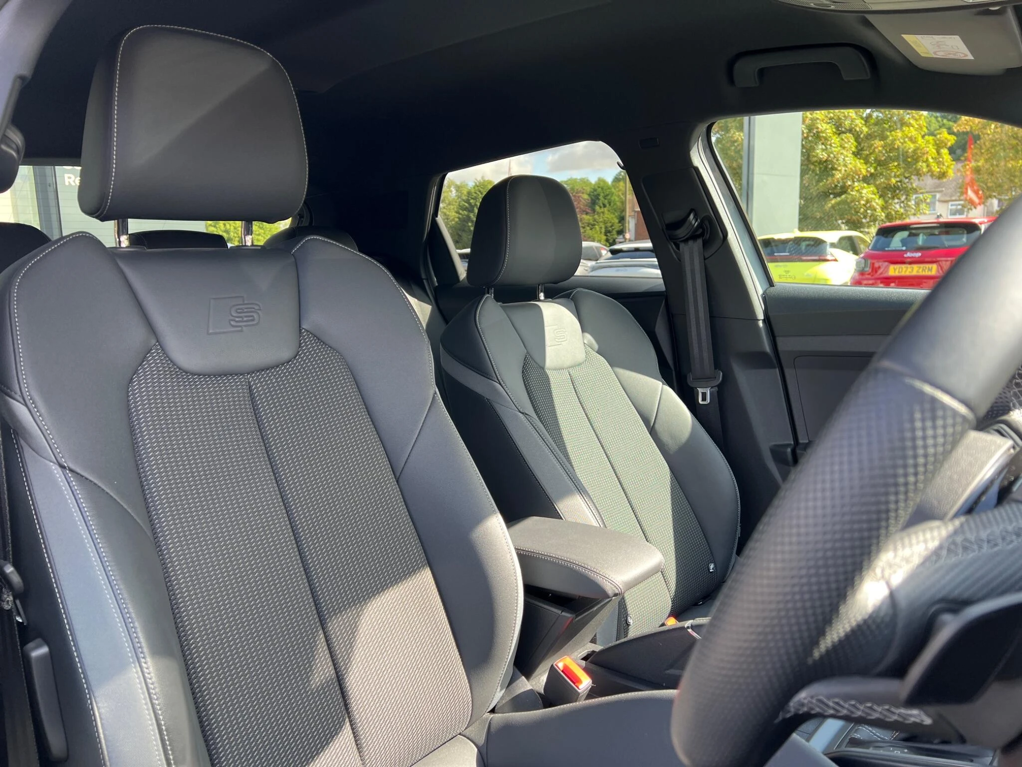 Vehicle image 23