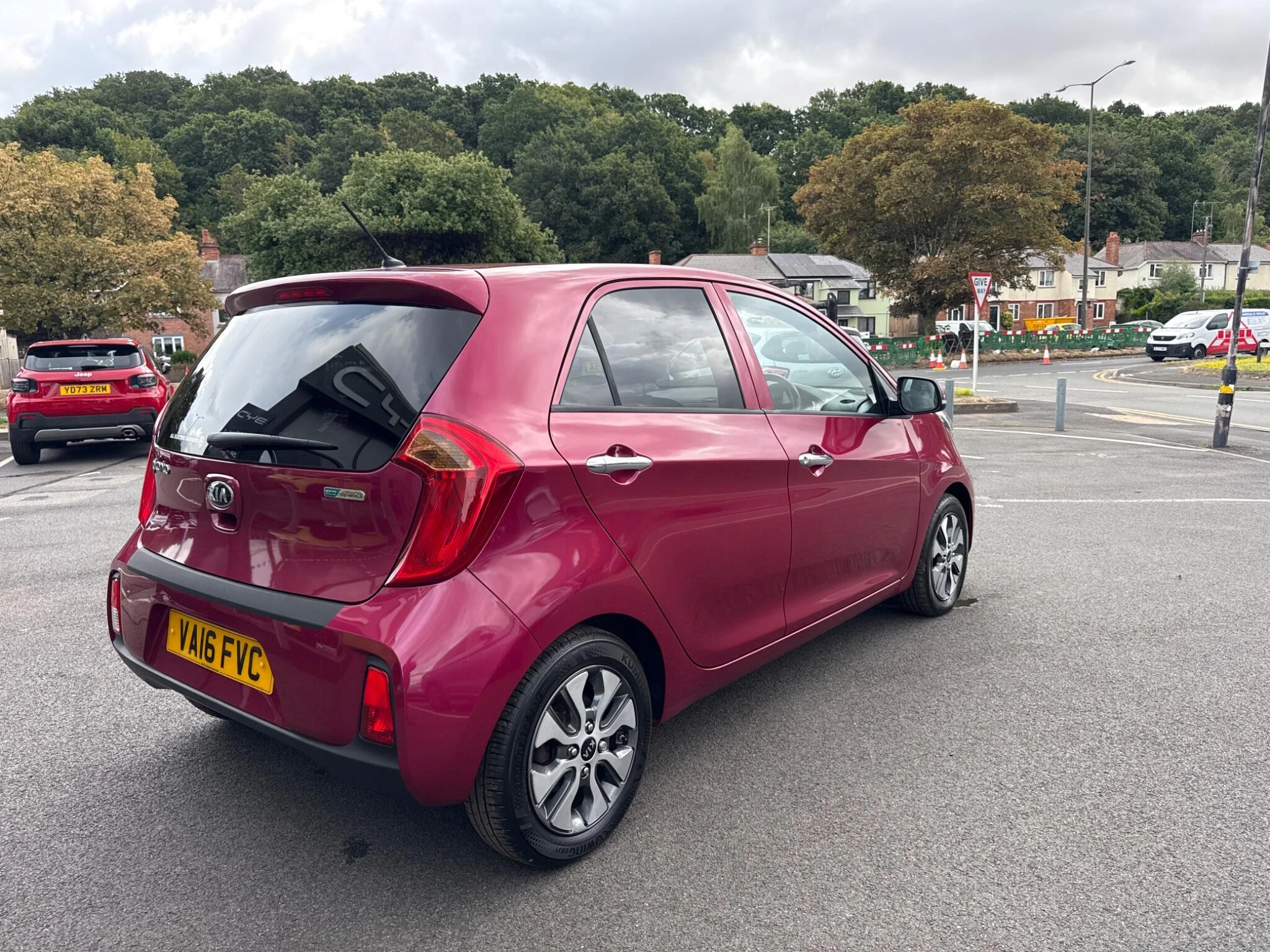 Vehicle image 17