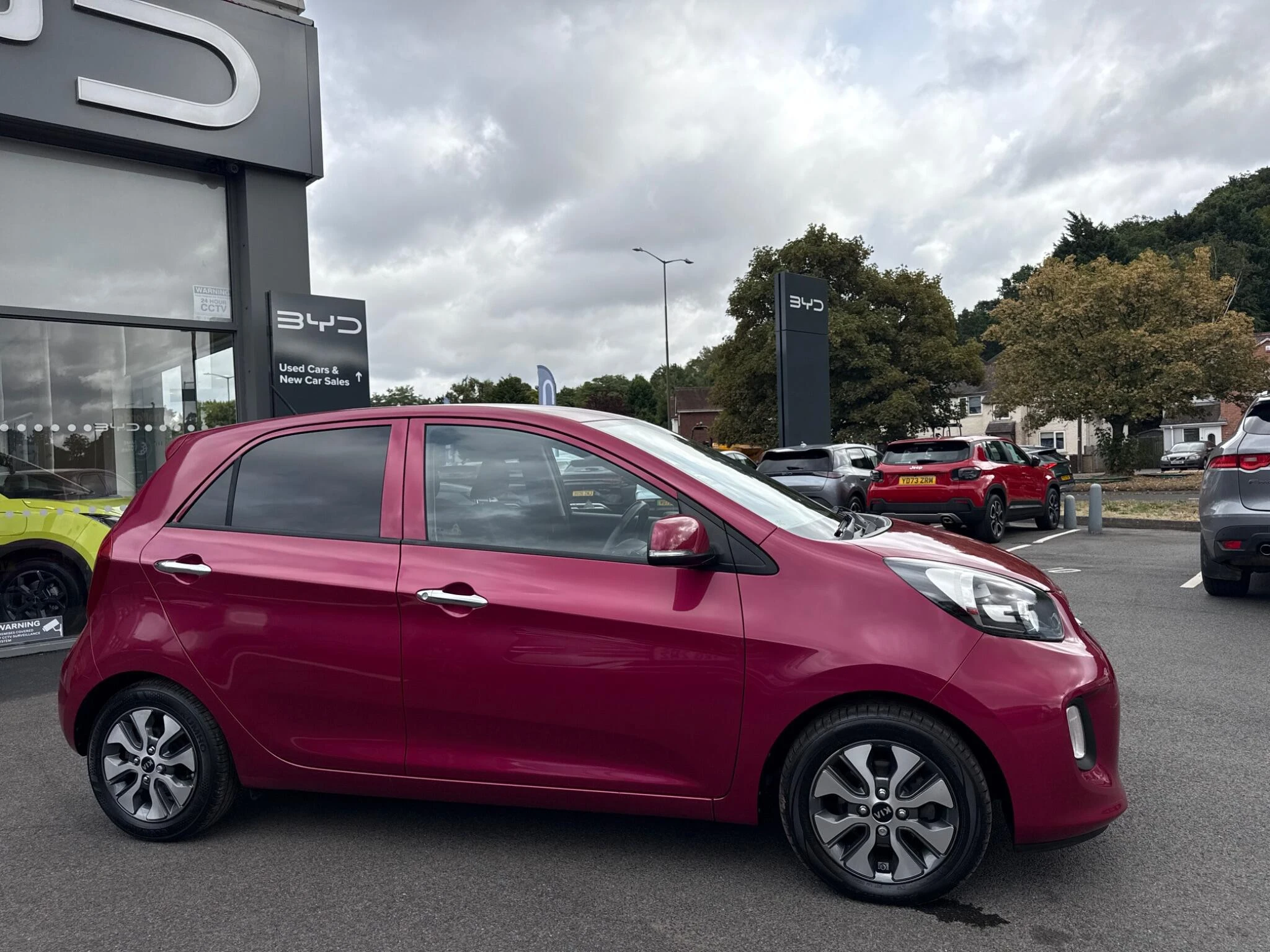 Vehicle image 15