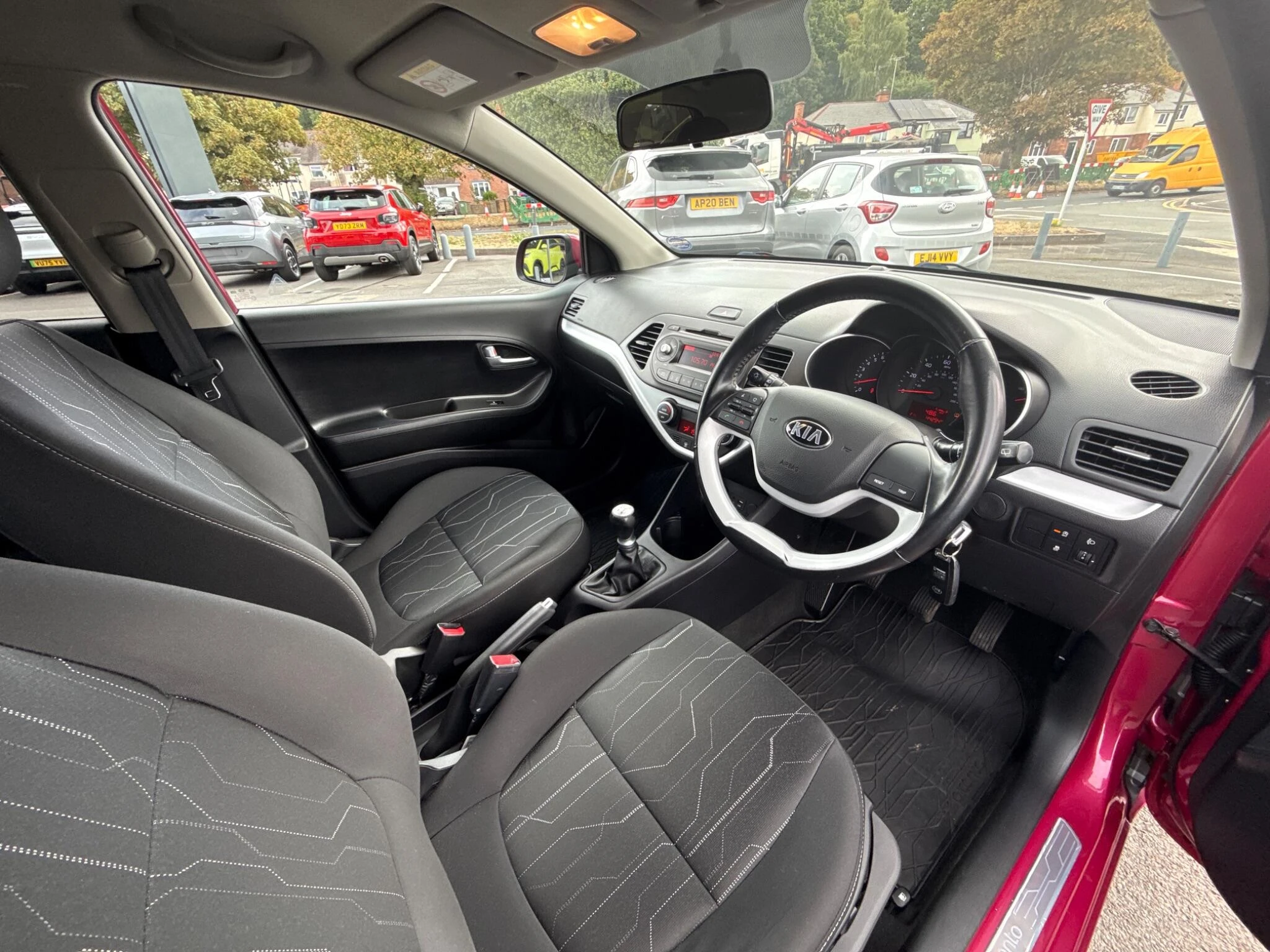 Vehicle image 25