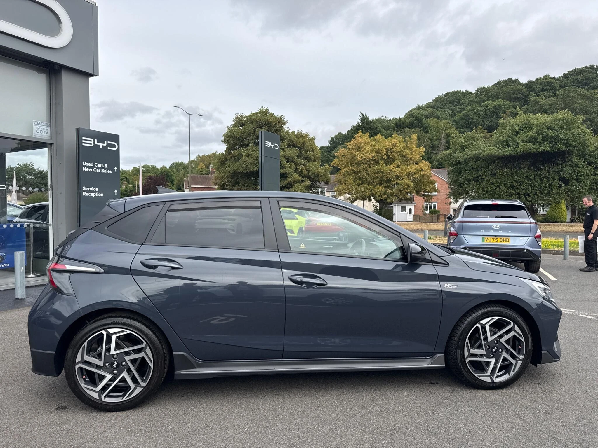 Vehicle image 15