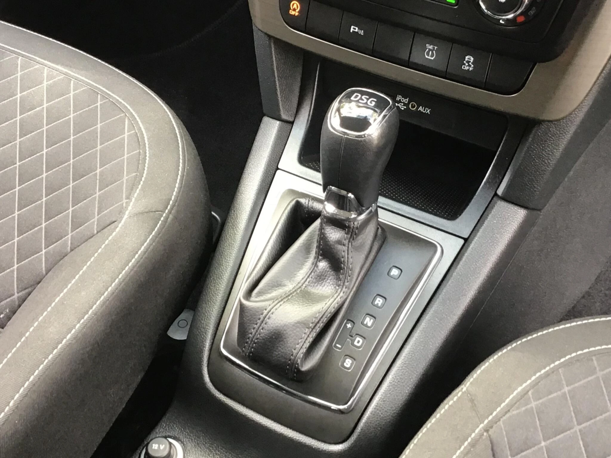 Vehicle image 40