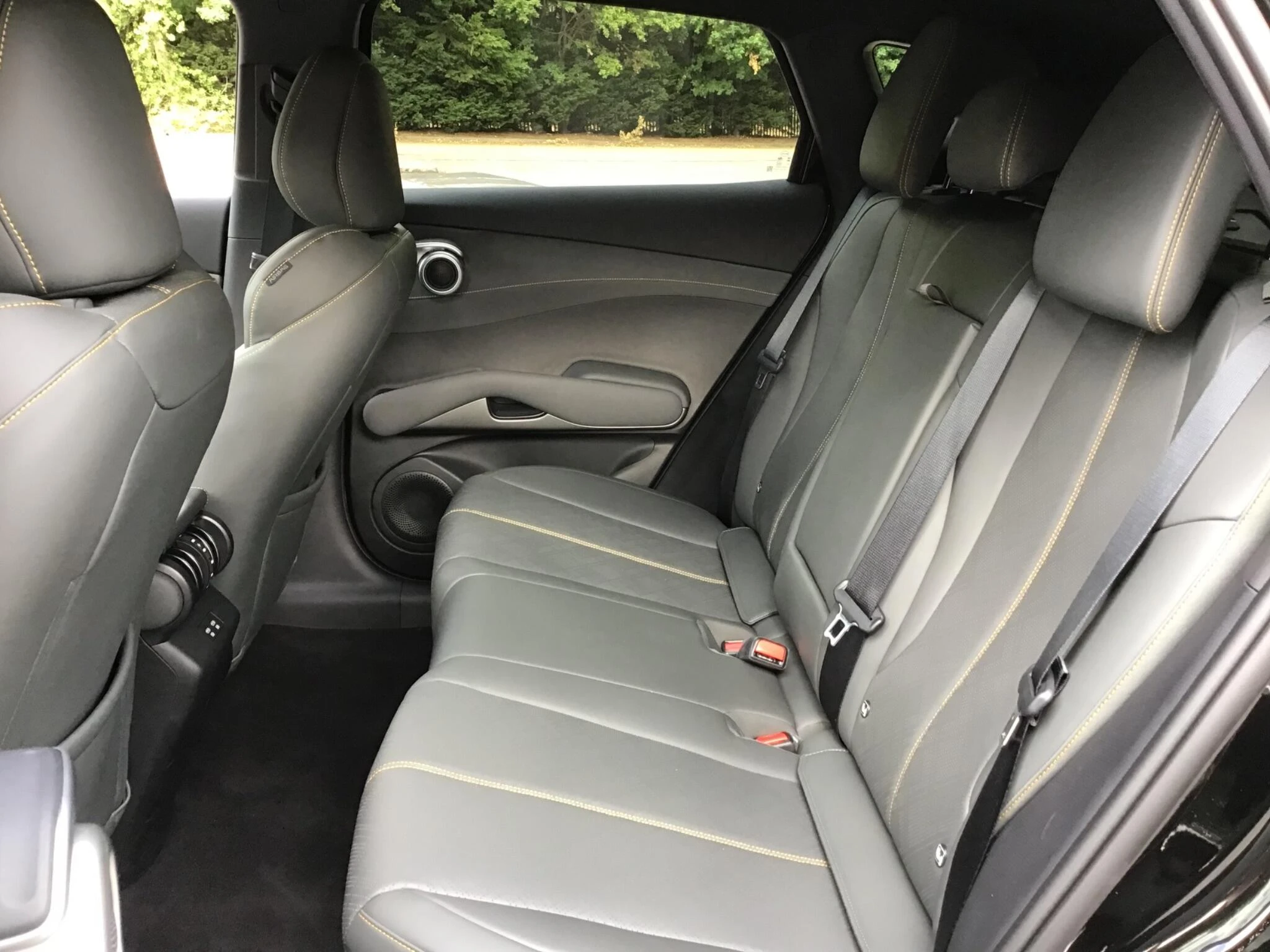 Vehicle image 22