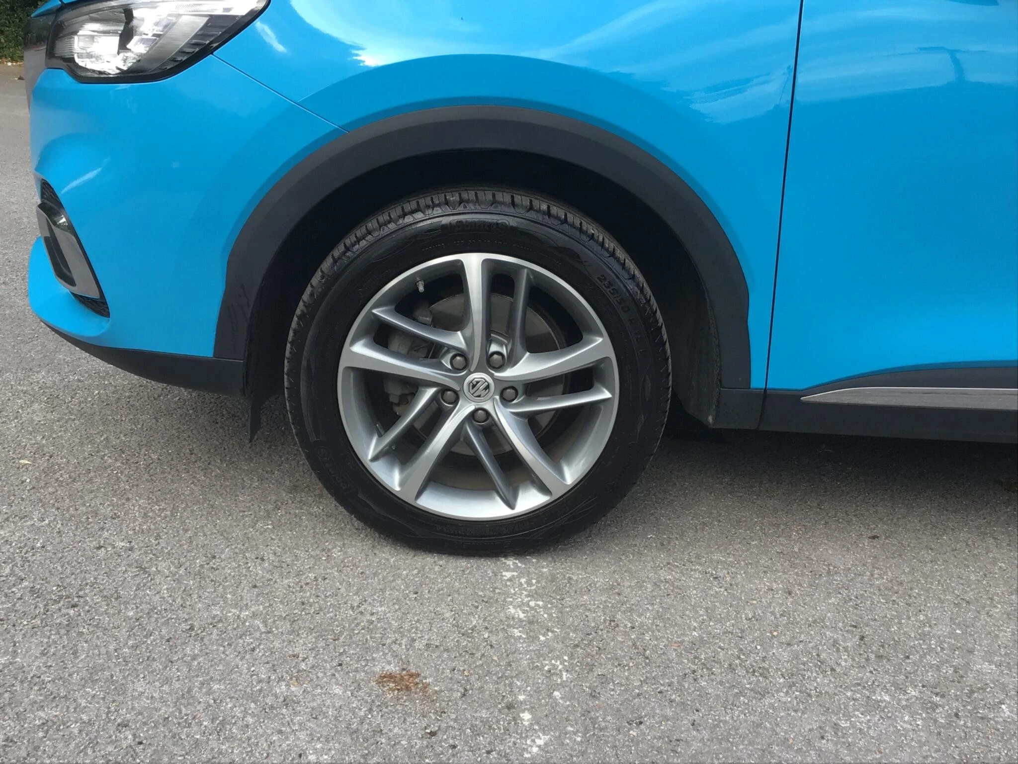 Vehicle image 10