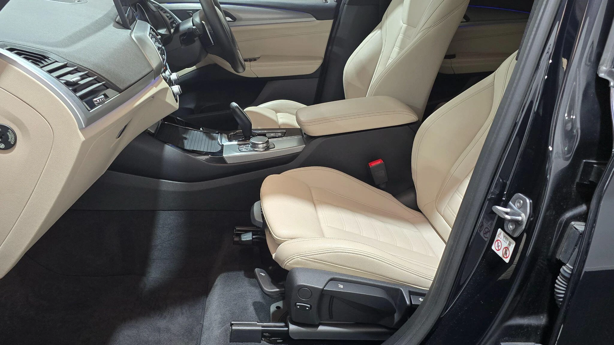 Vehicle image 36