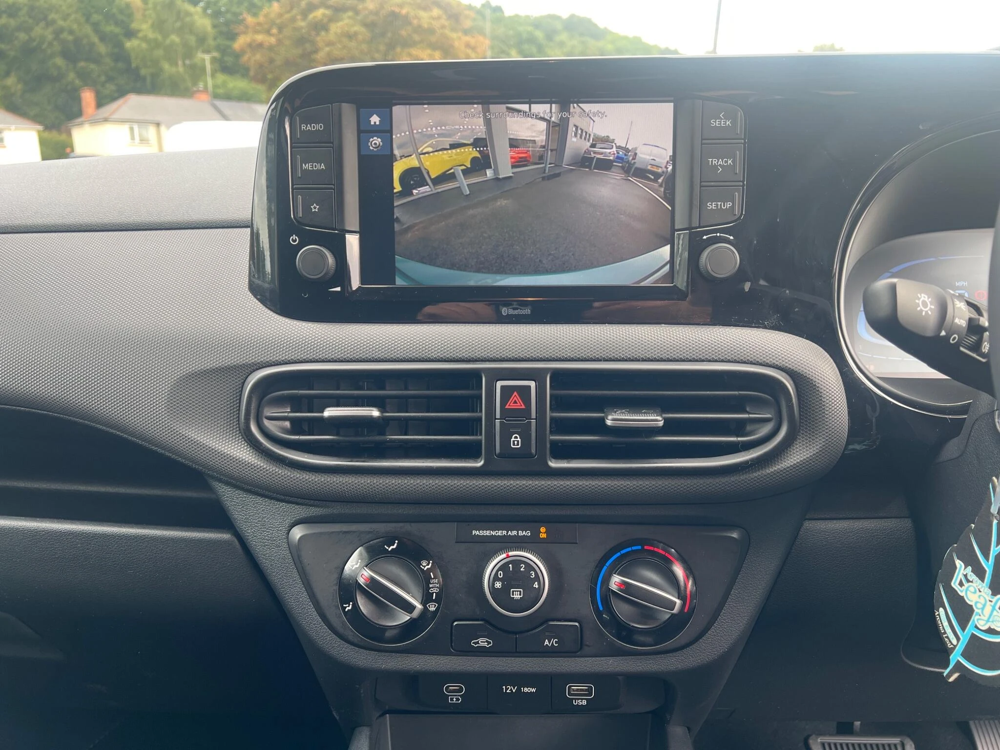 Vehicle image 21