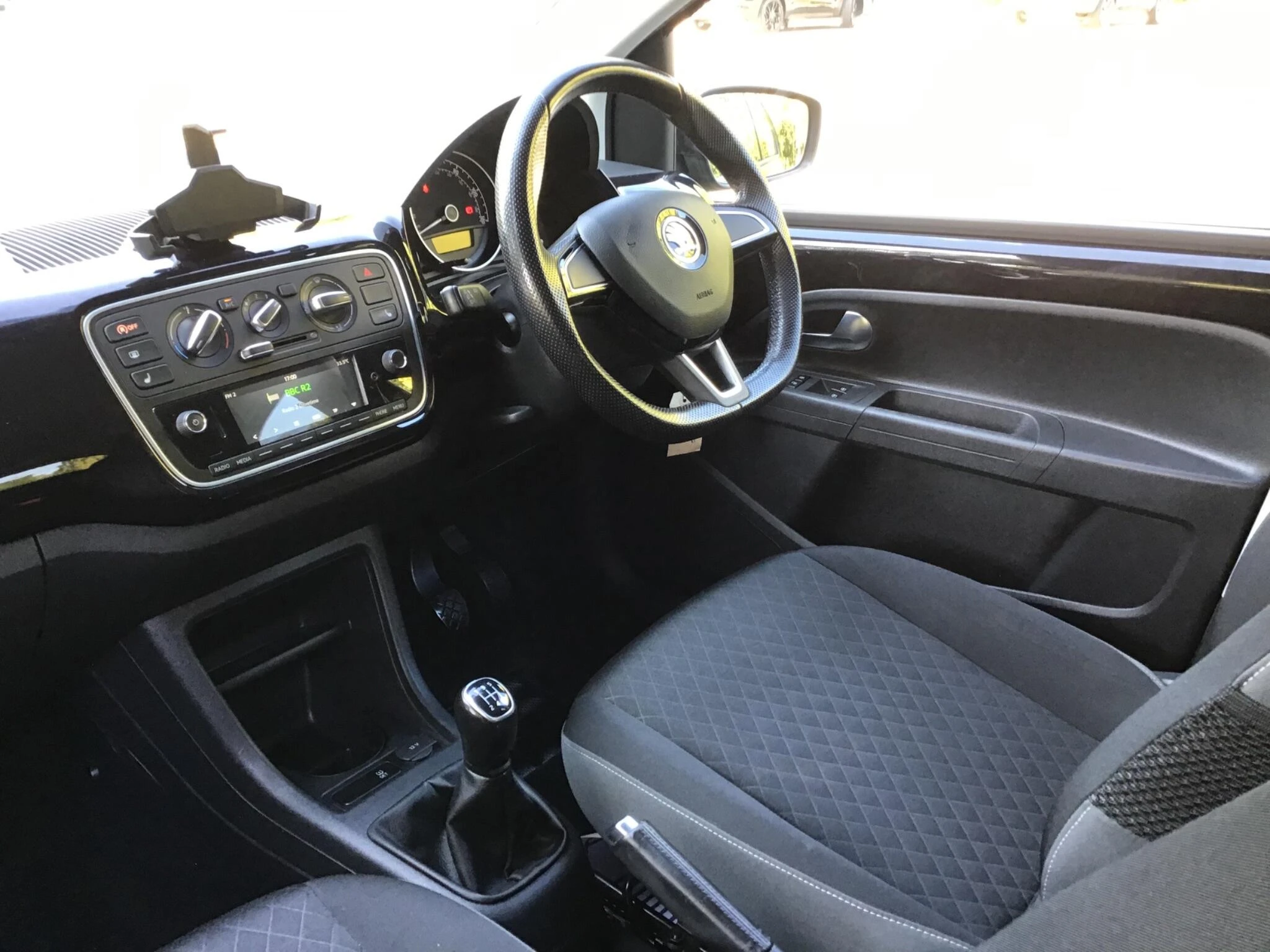 Vehicle image 18