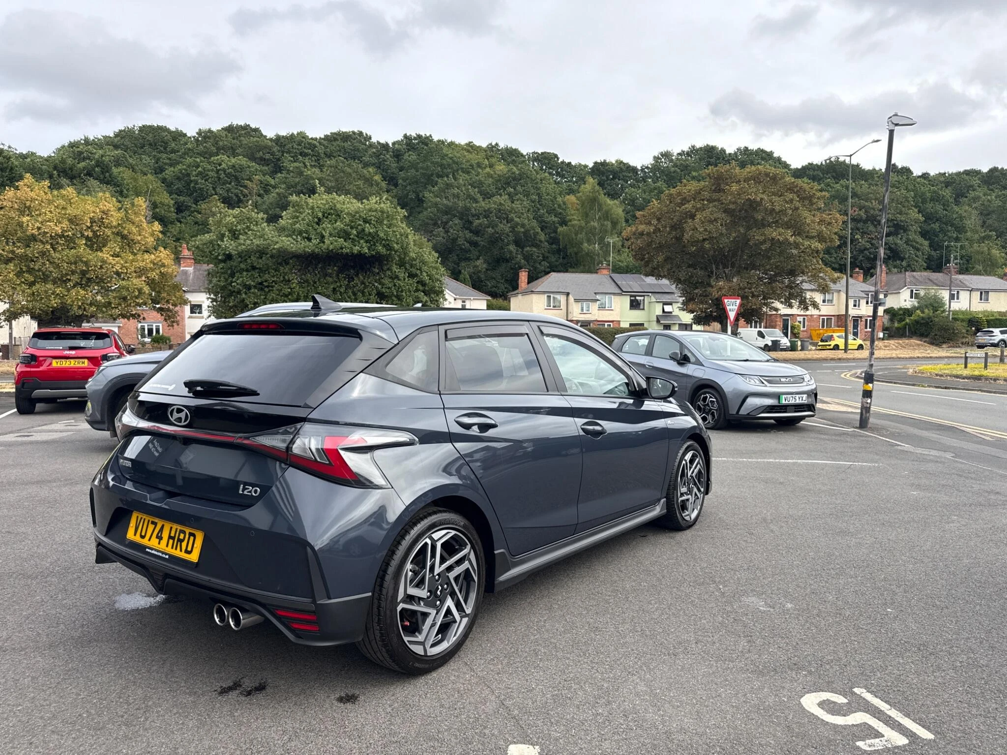 Vehicle image 18