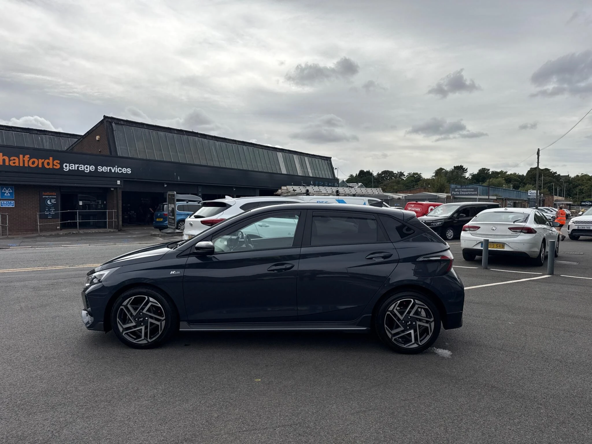 Vehicle image 11
