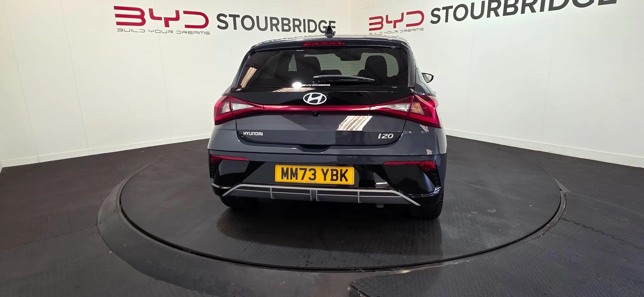 Vehicle image 13