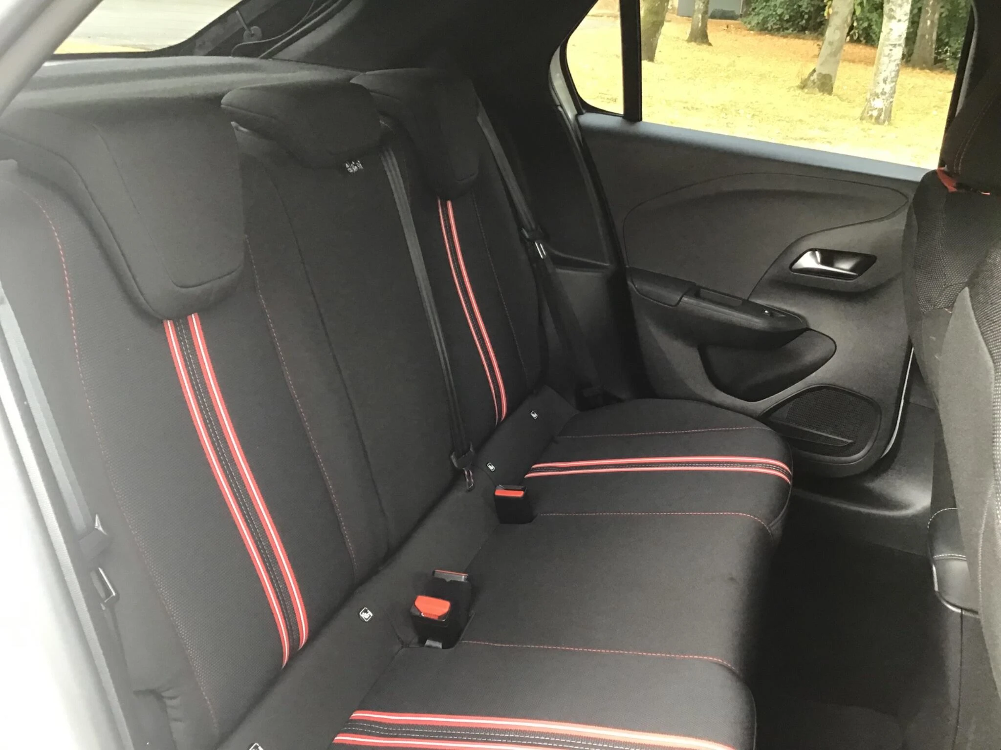 Vehicle image 32