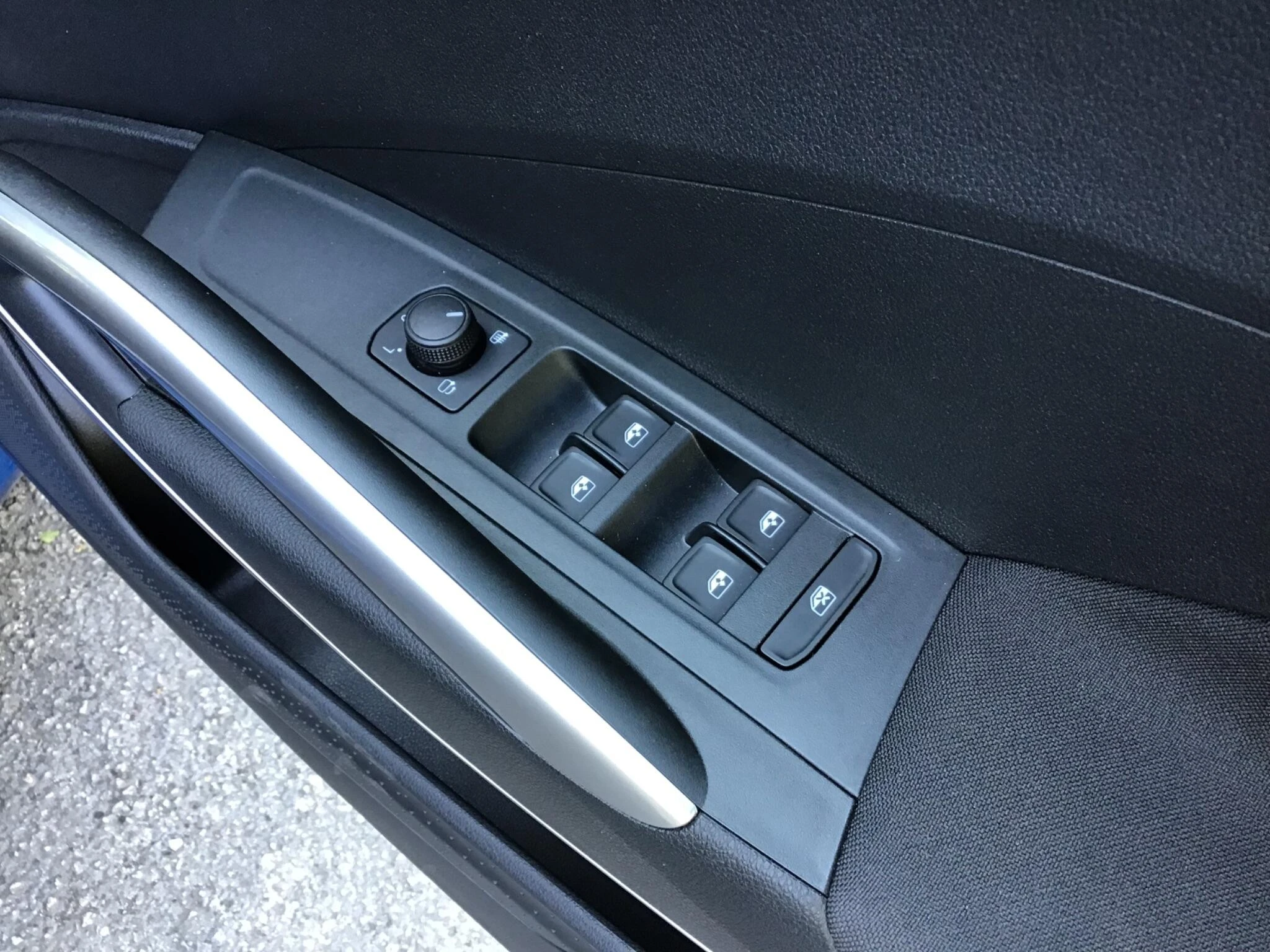 Vehicle image 34