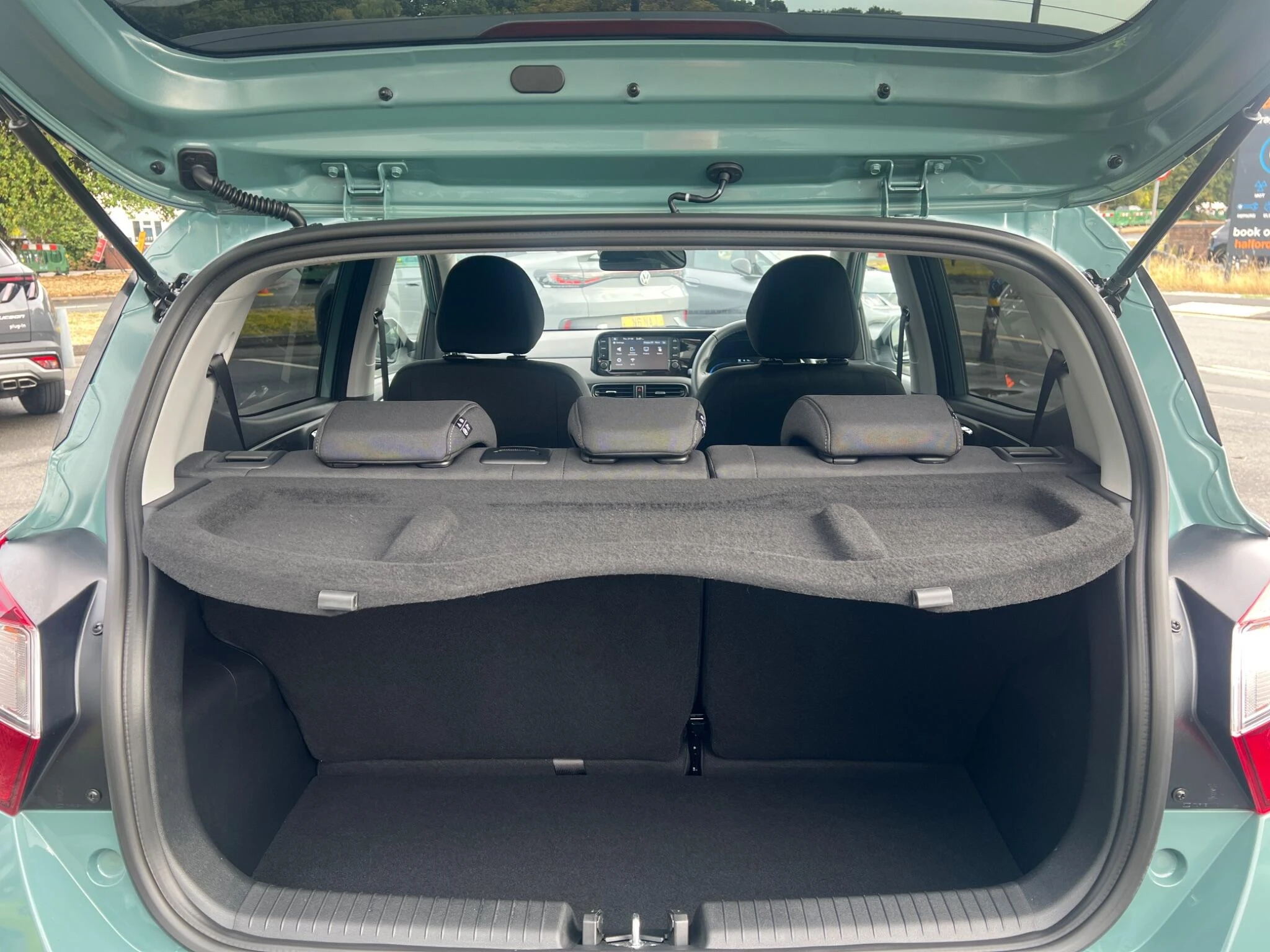 Vehicle image 23