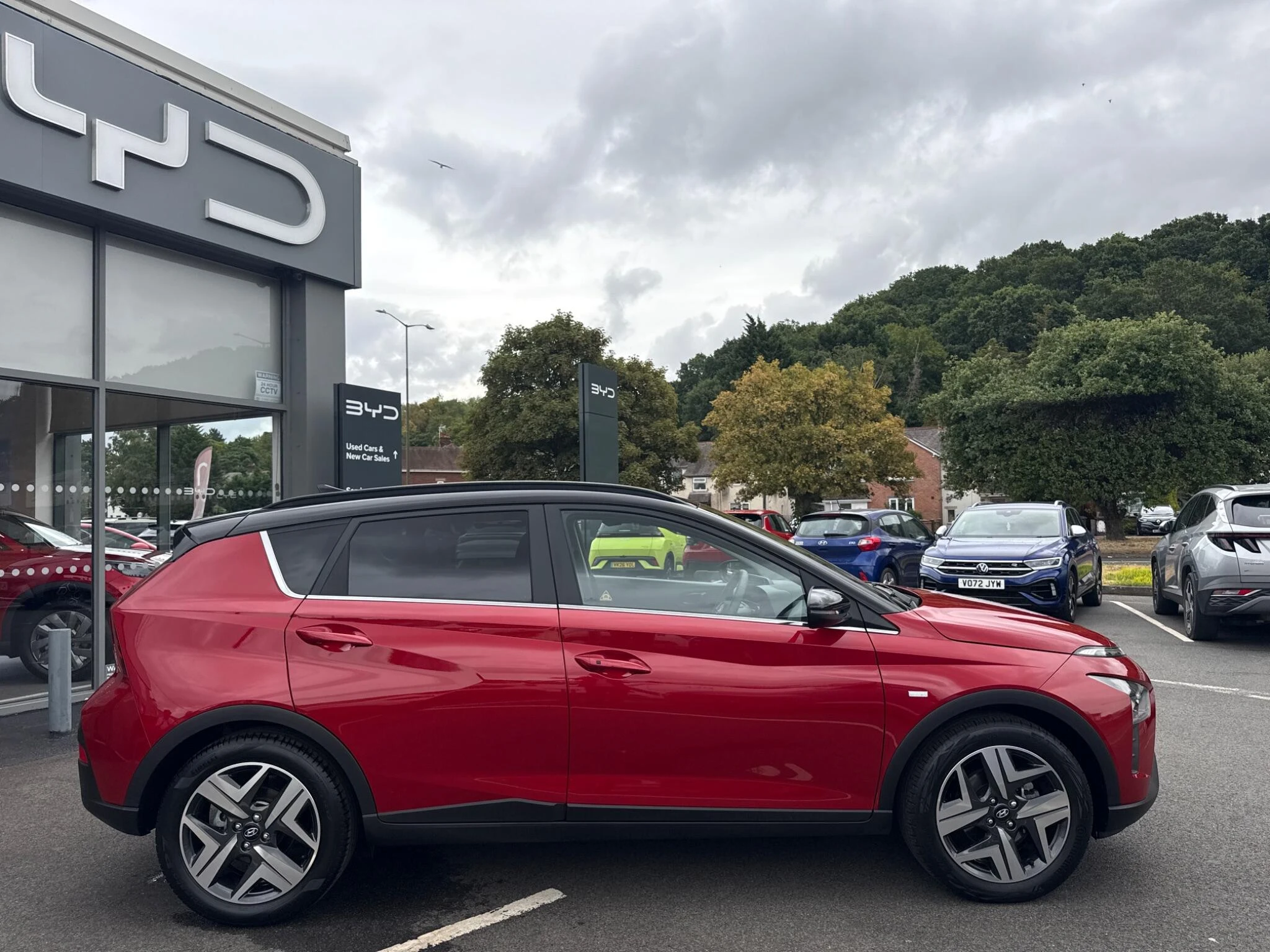 Vehicle image 16