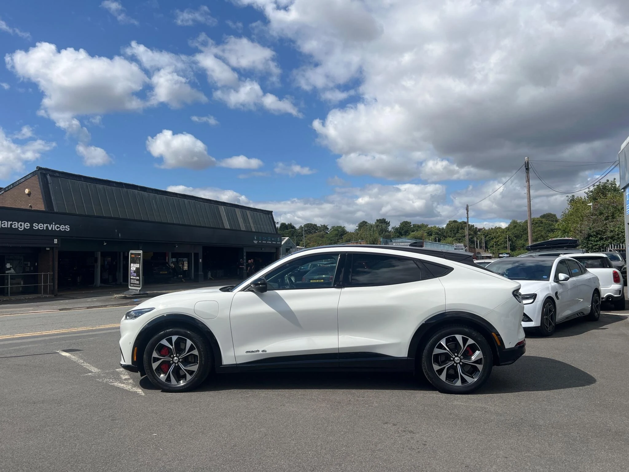 Vehicle image 12