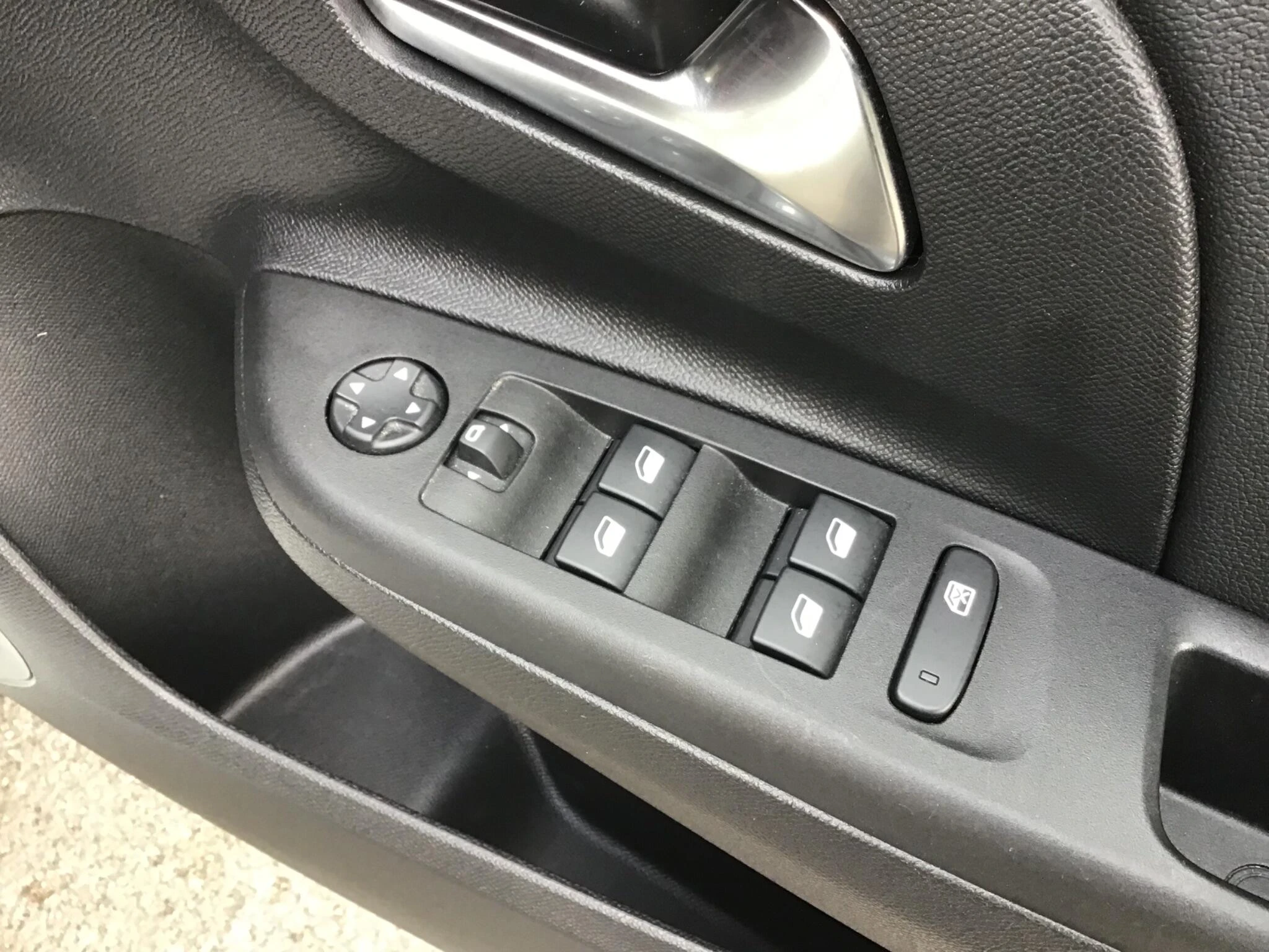 Vehicle image 40
