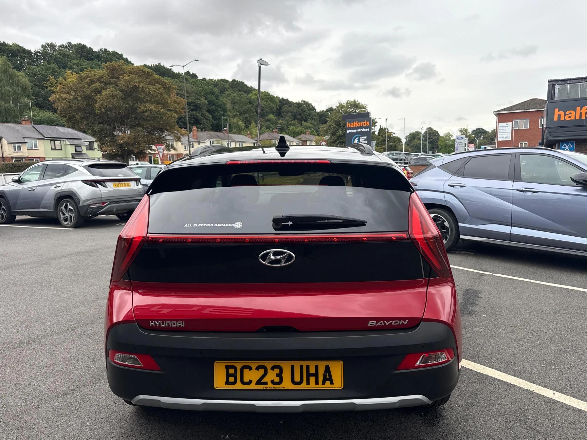 Vehicle image 14