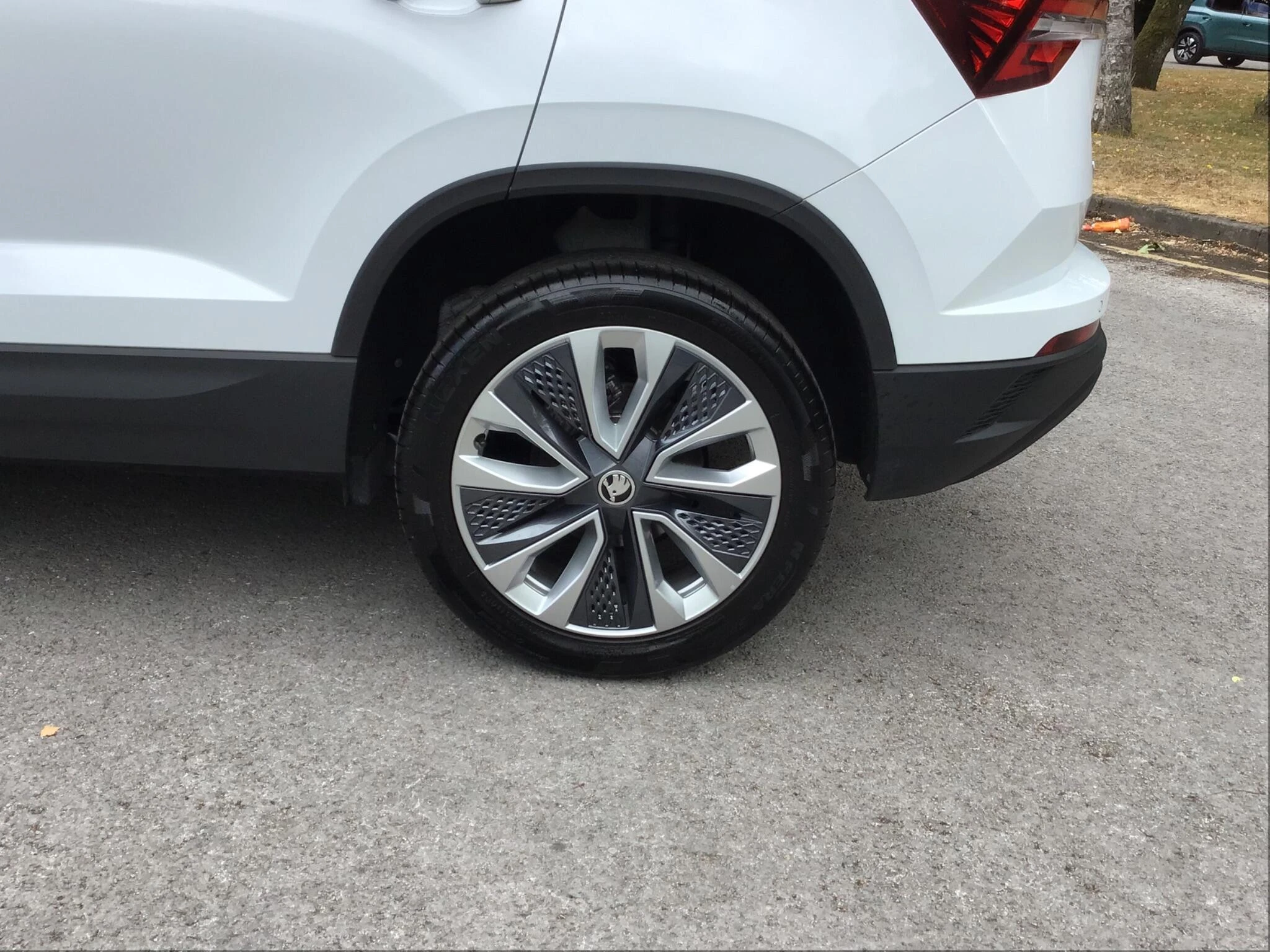 Vehicle image 14