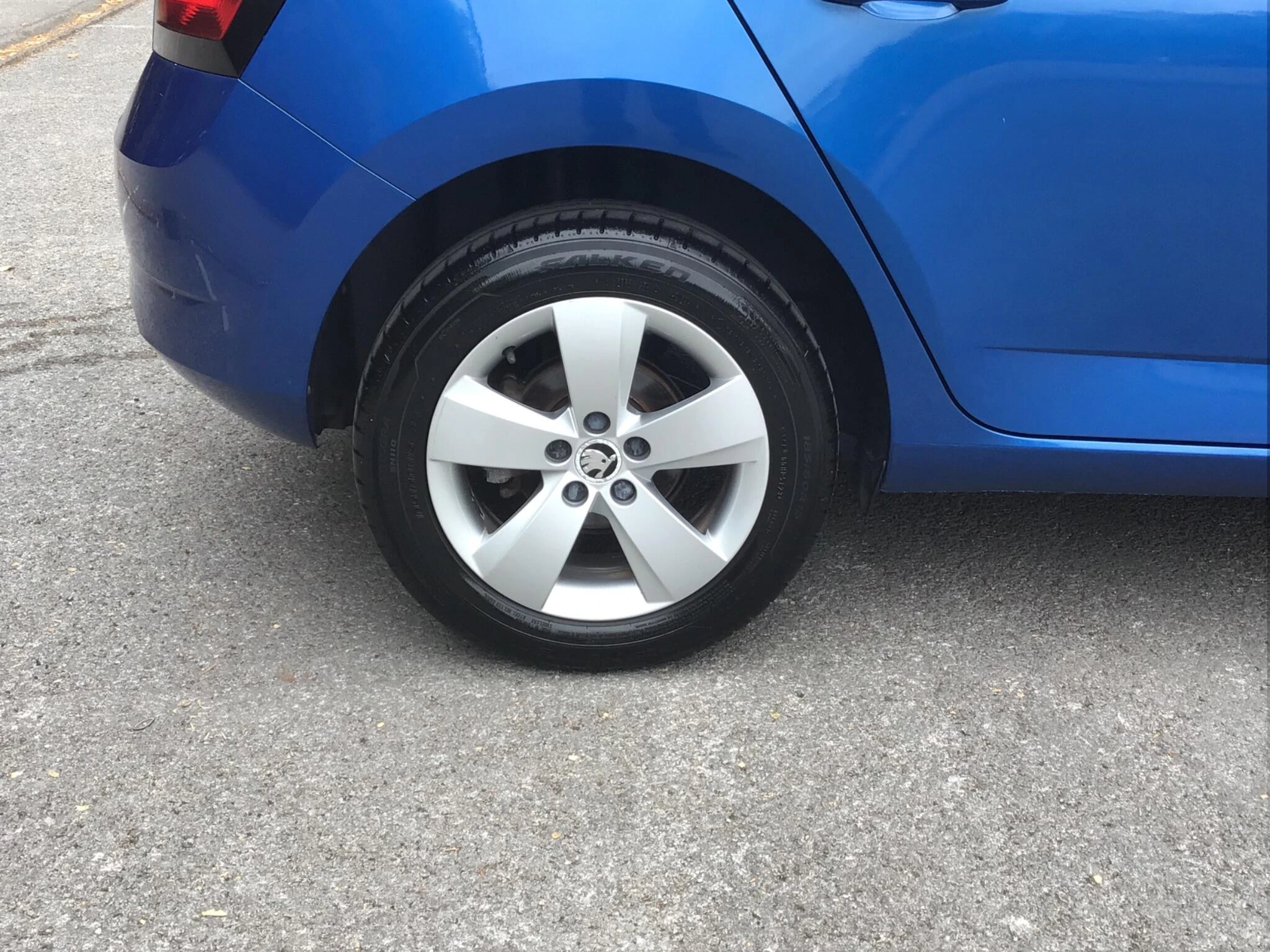 Vehicle image 11