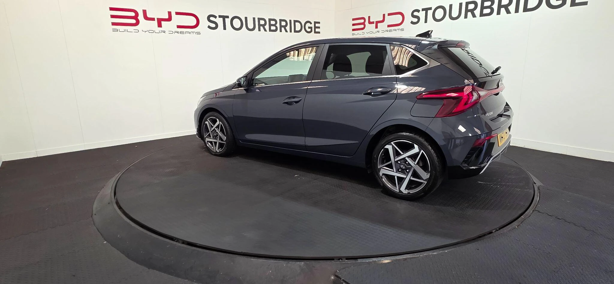 Vehicle image 30