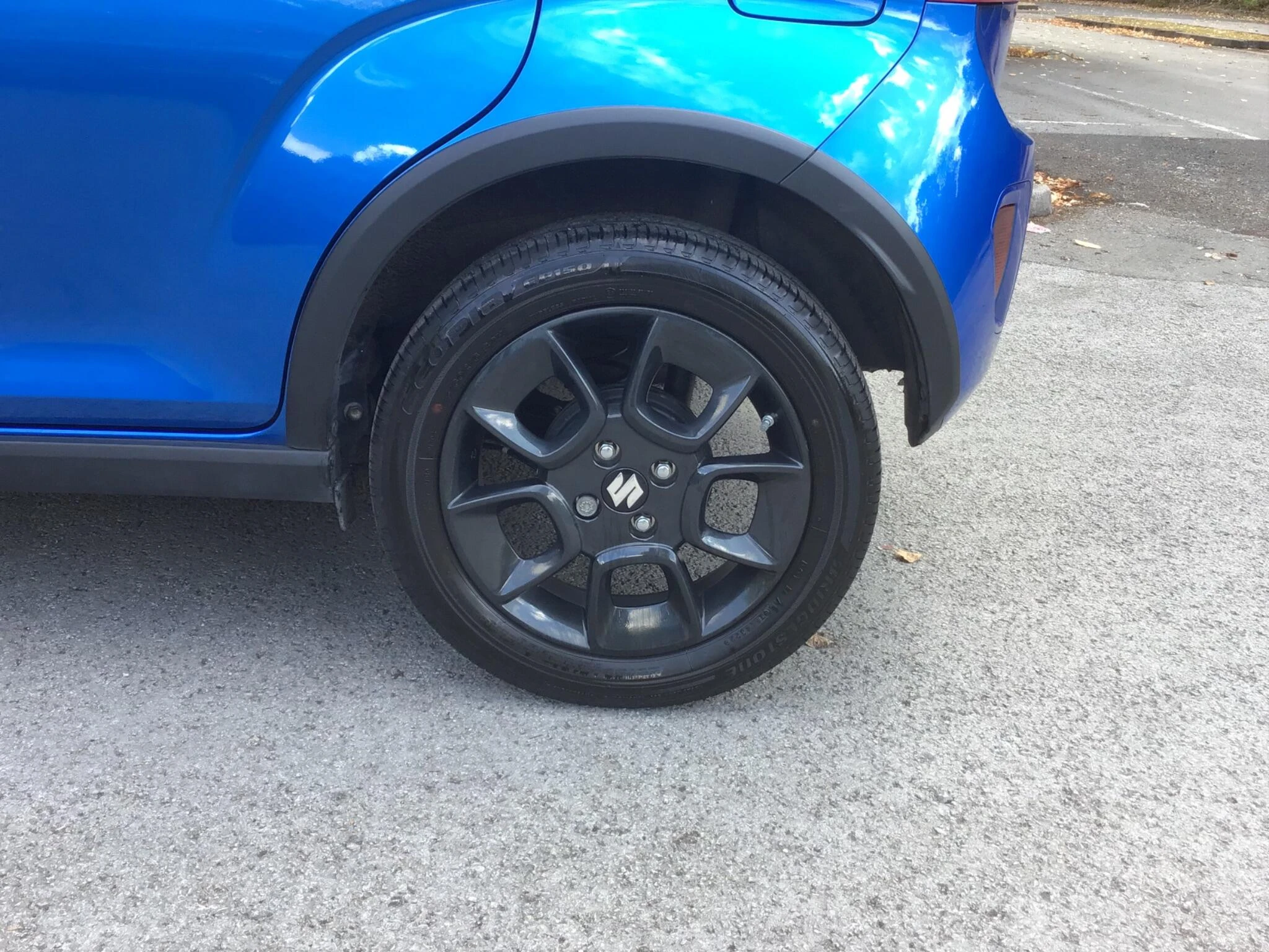 Vehicle image 12