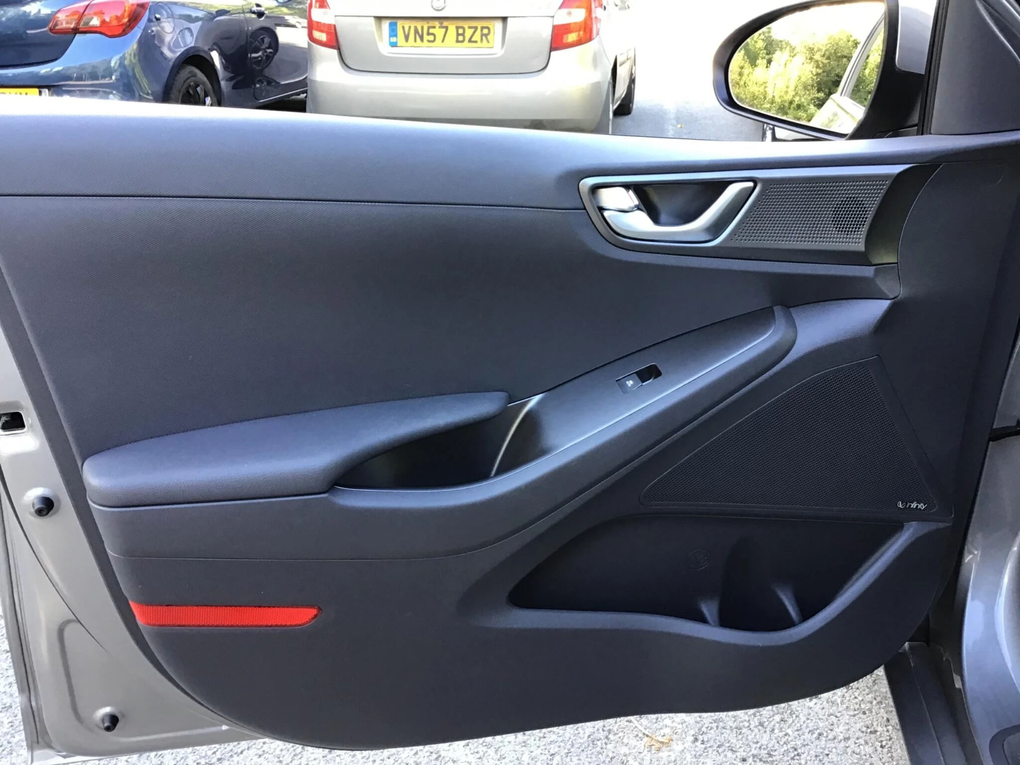 Vehicle image 25
