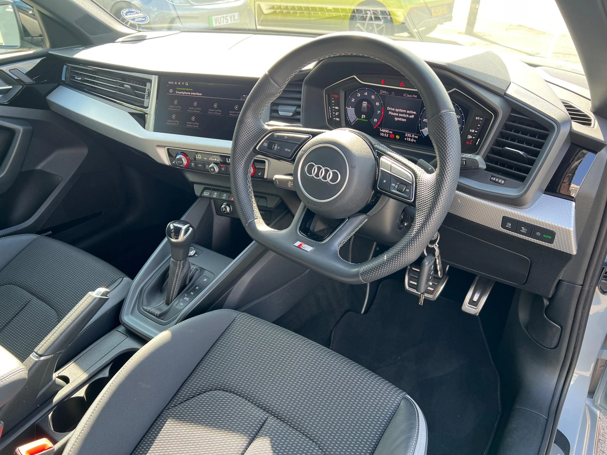 Vehicle image 19